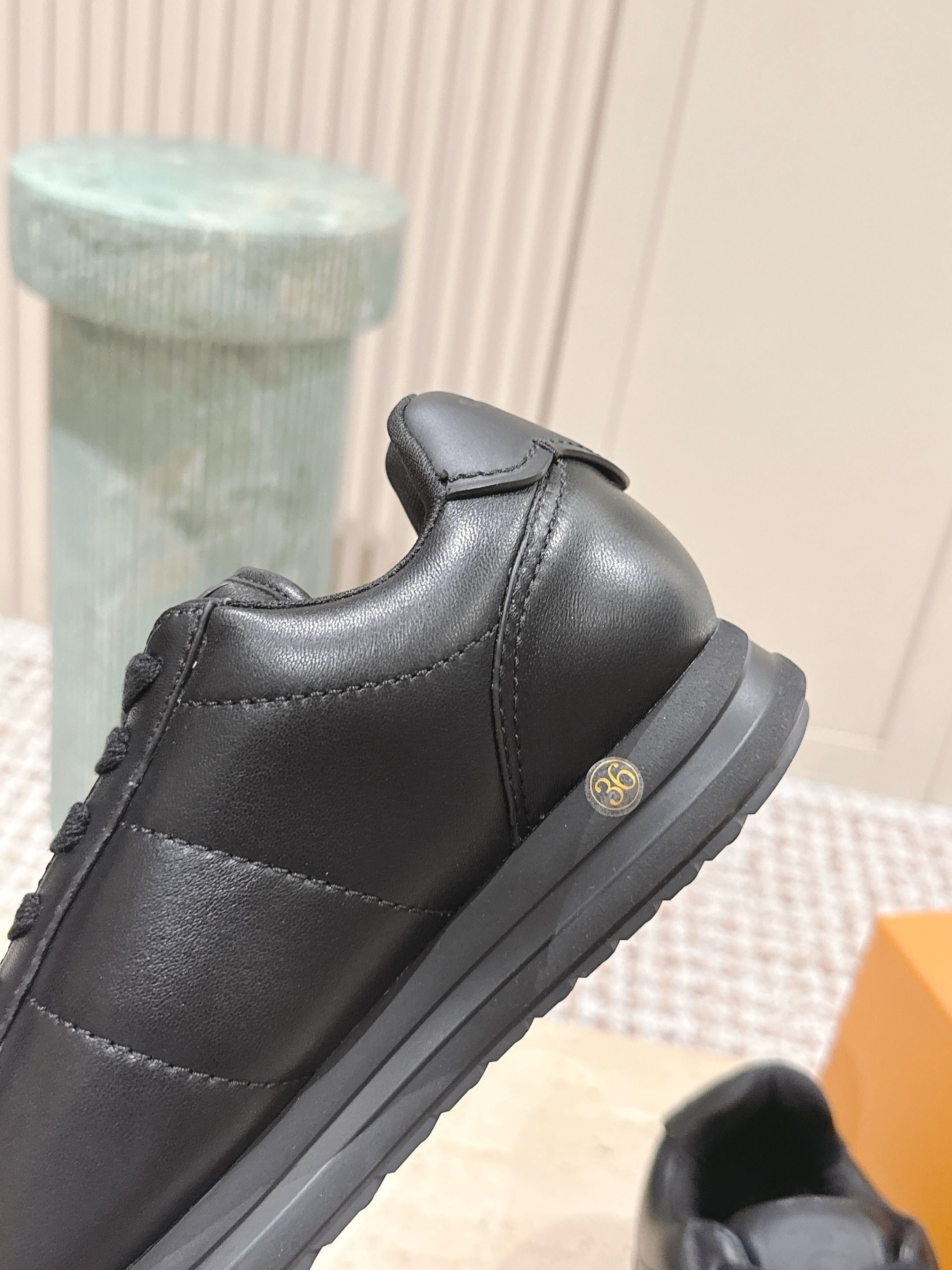 LV 25 Buttersoft Sneakers Black Calfskin 576992