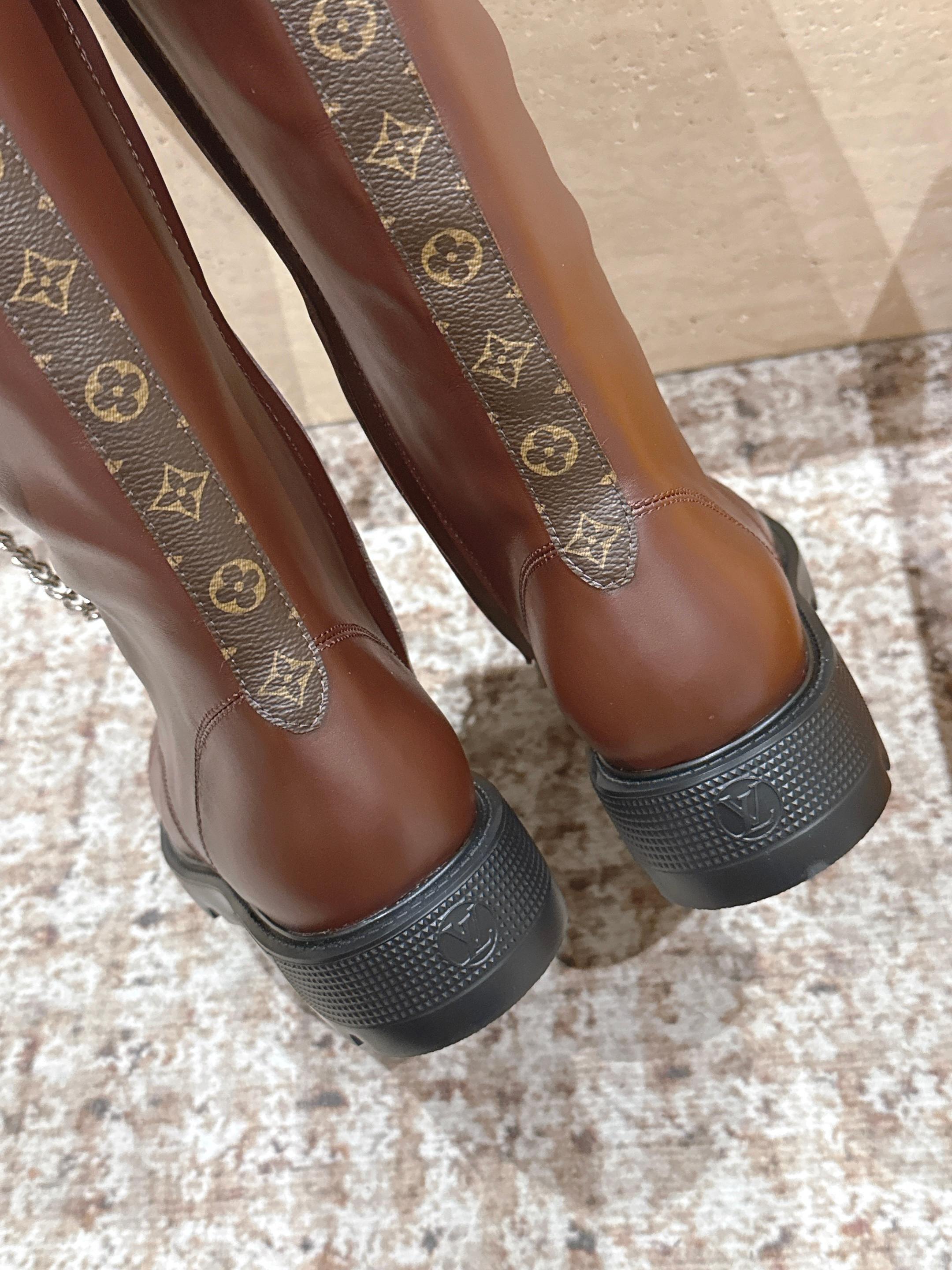 LV 25 Martin Boots Brown Cowhide 576914