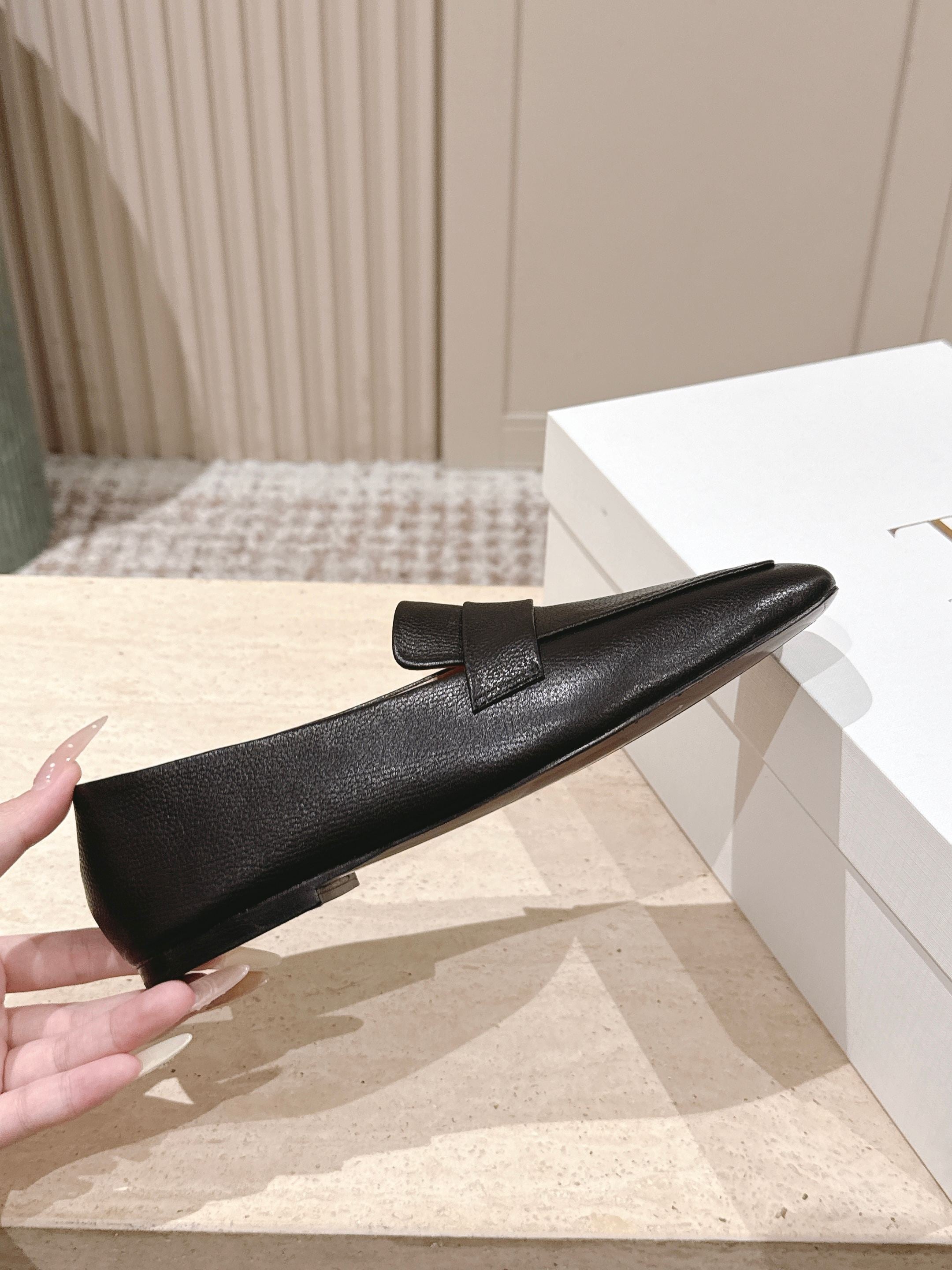 The Row 2025 Square Toe Loafer Black Sheepskin 556138