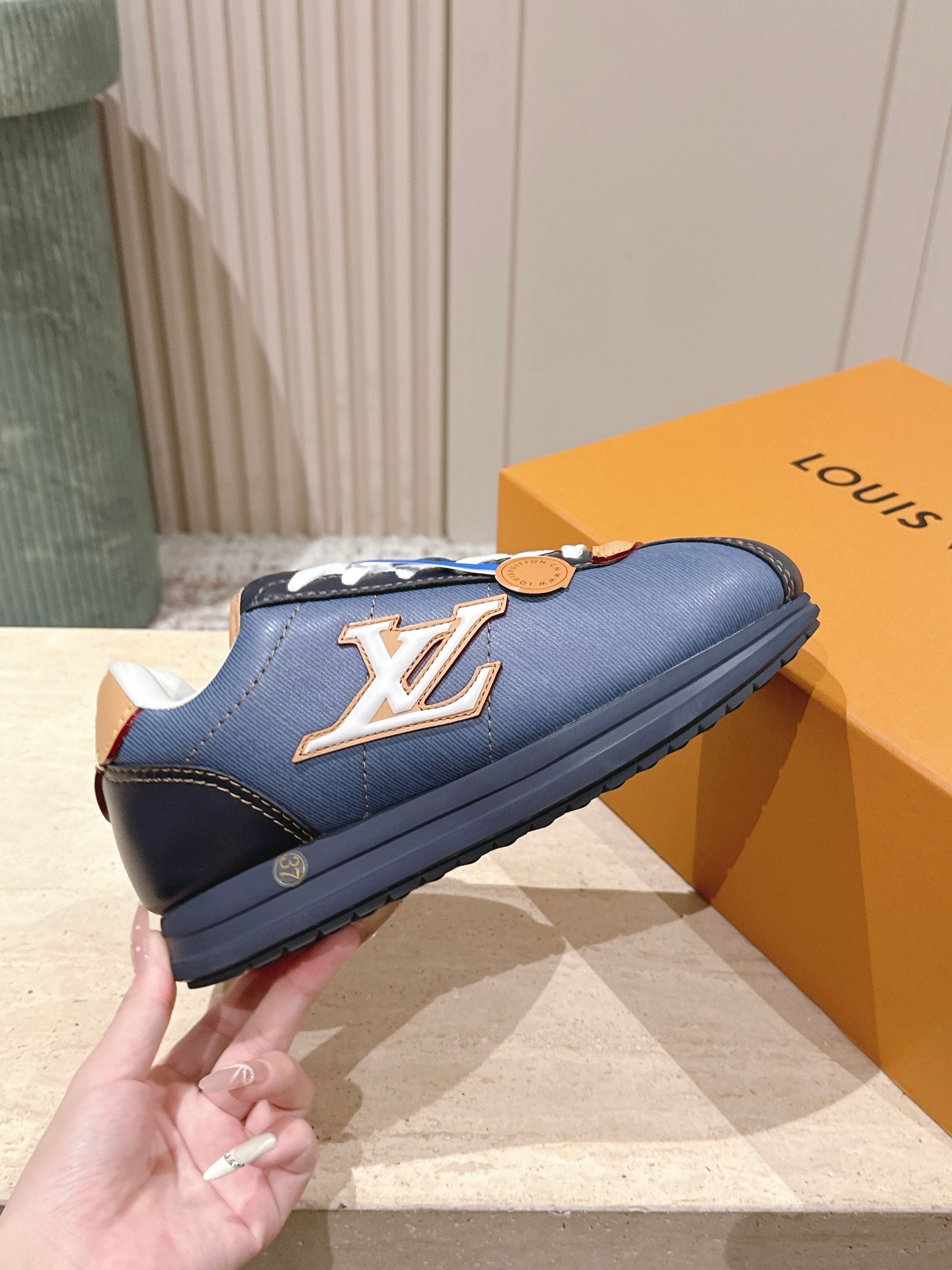 LV 25 Buttersoft Sneakers Dark Blue Calfskin 576985