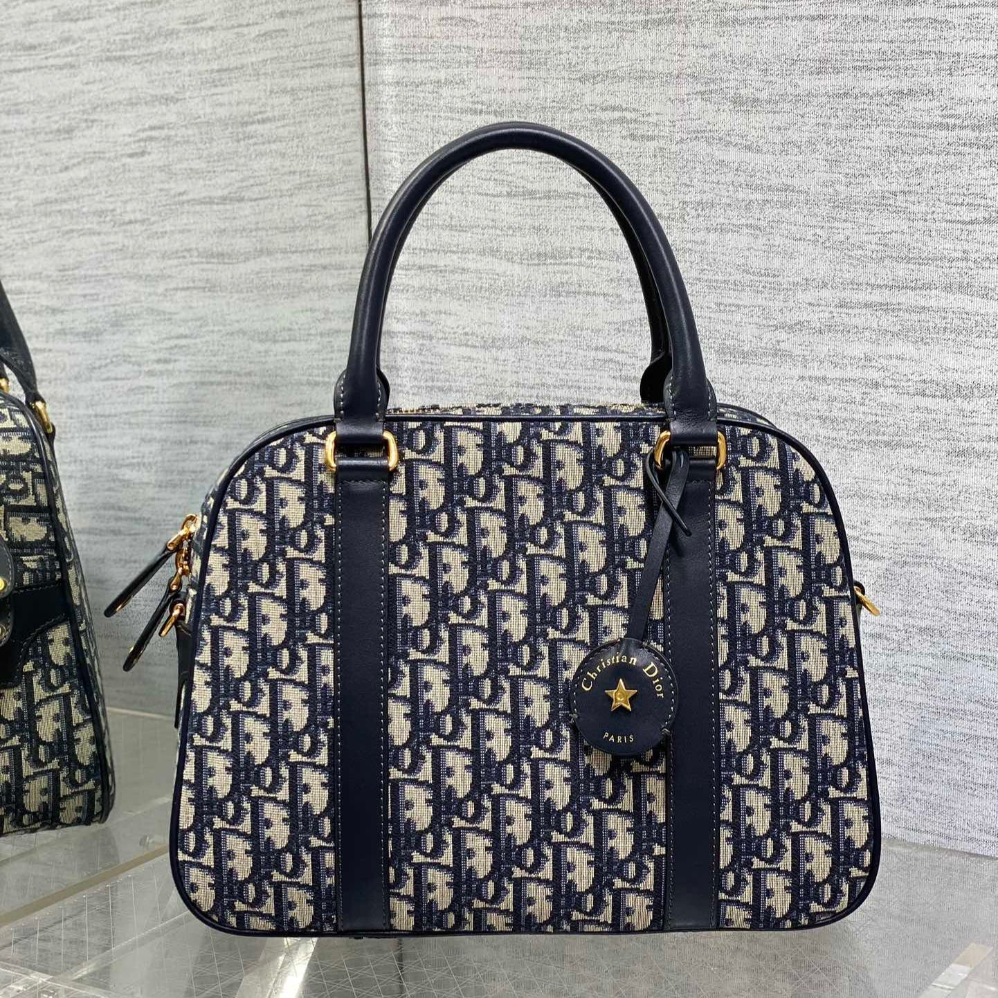 CD D-Vibe bowling bag 31 blue obliaue fabric