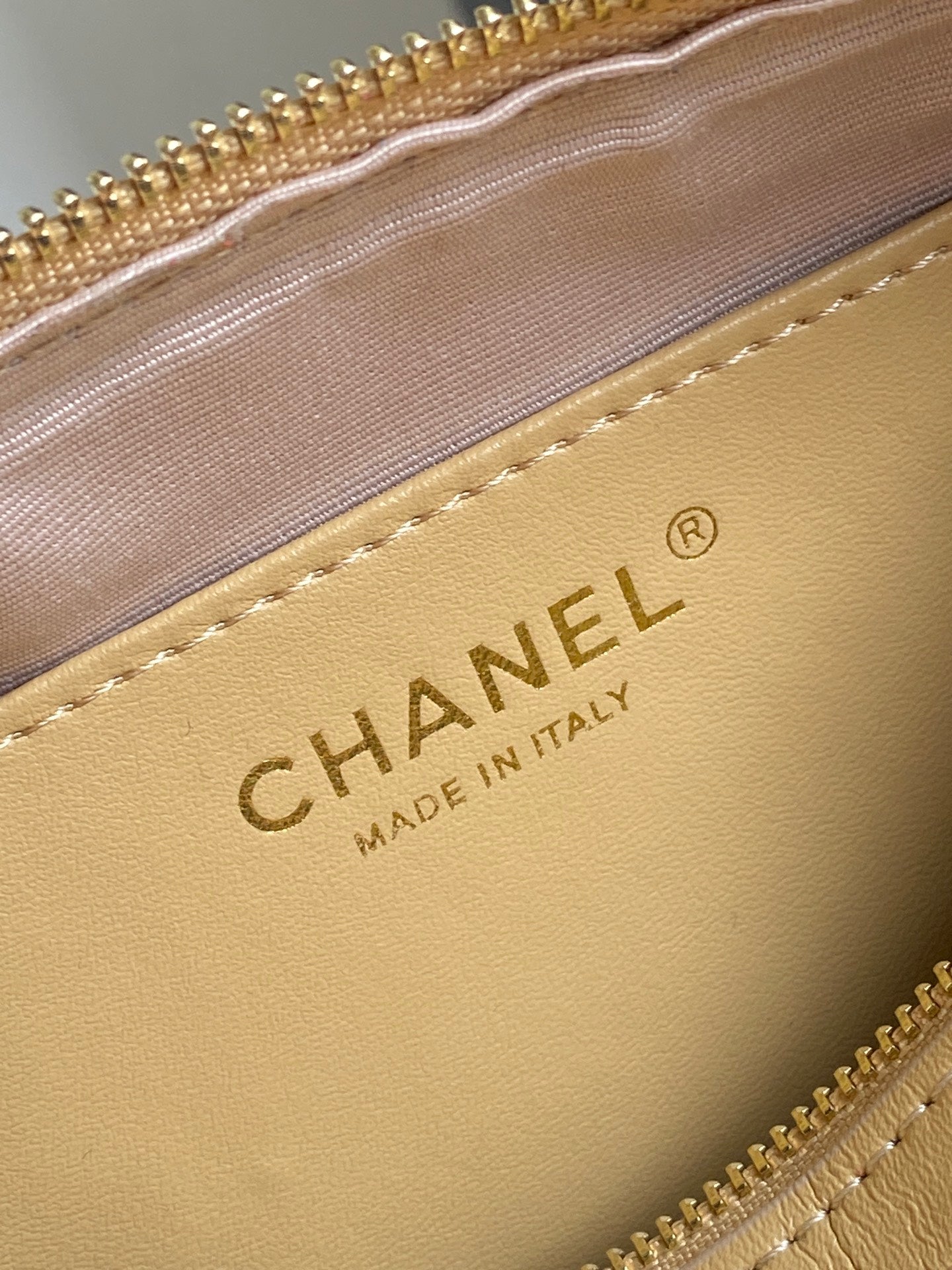 Chanel 2026 Bowling Bag 18.5cm Raffia Leather
