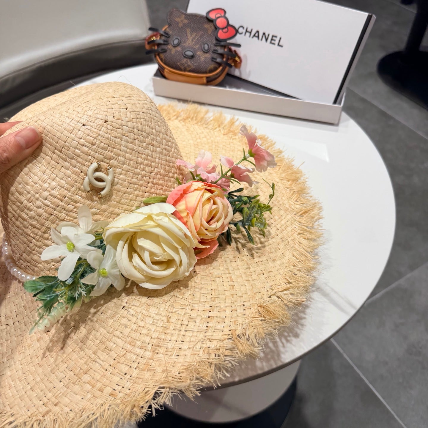 Chanel Flower Raffia Straw Wide-brimmed Hat 400708