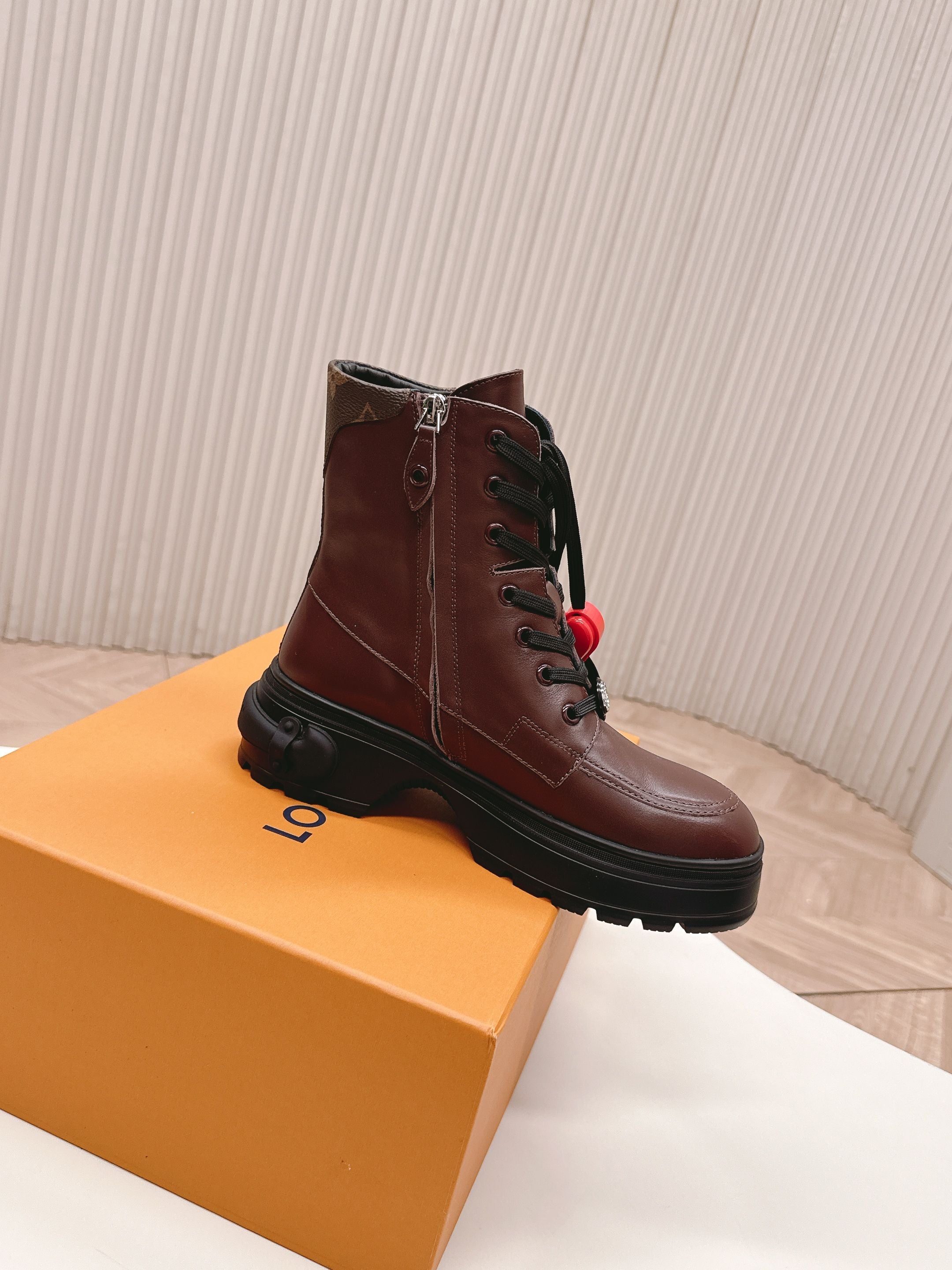 LV 2026 Martin Boot With Heart-shaped Brown Calfskin 595467