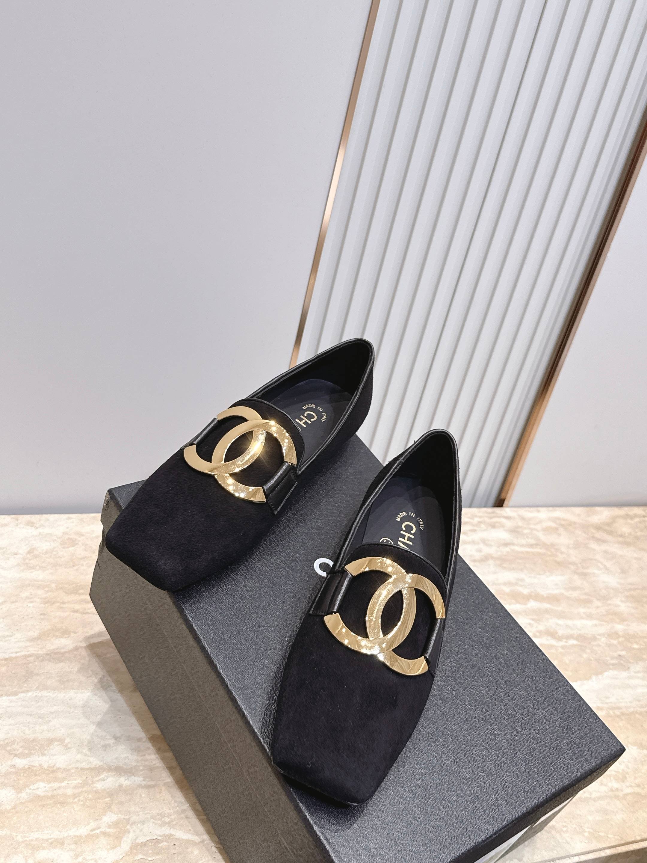 Channel 2026 Loafer 10mm Suede Calfskin 899021