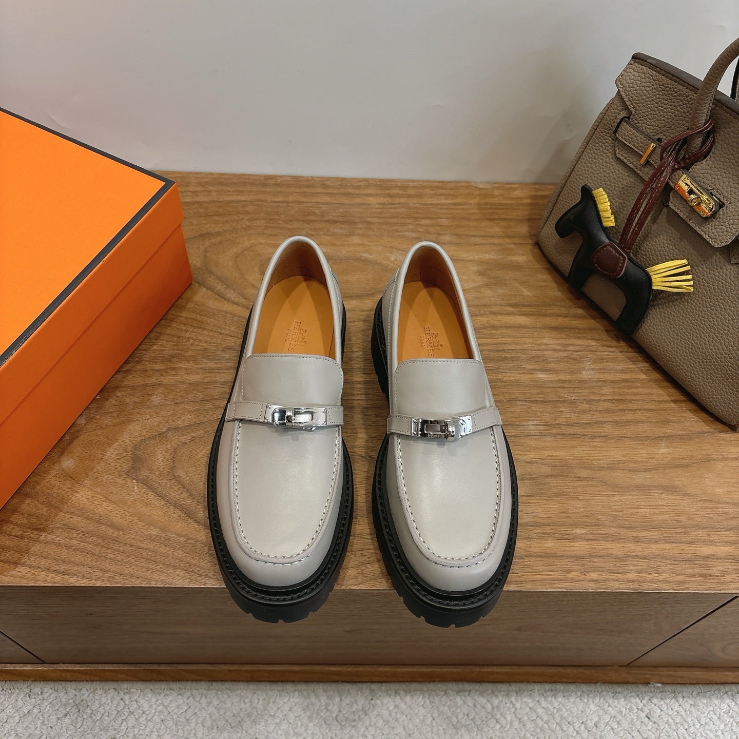 HM 26ss Loafers Gray Calfskin Sliver Buckle 638430