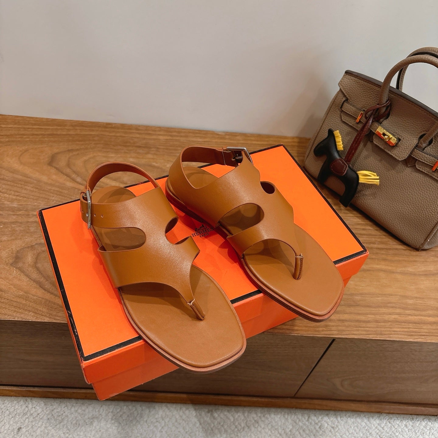 HM 26ss Thong Sandal Brown Calfskin 638405