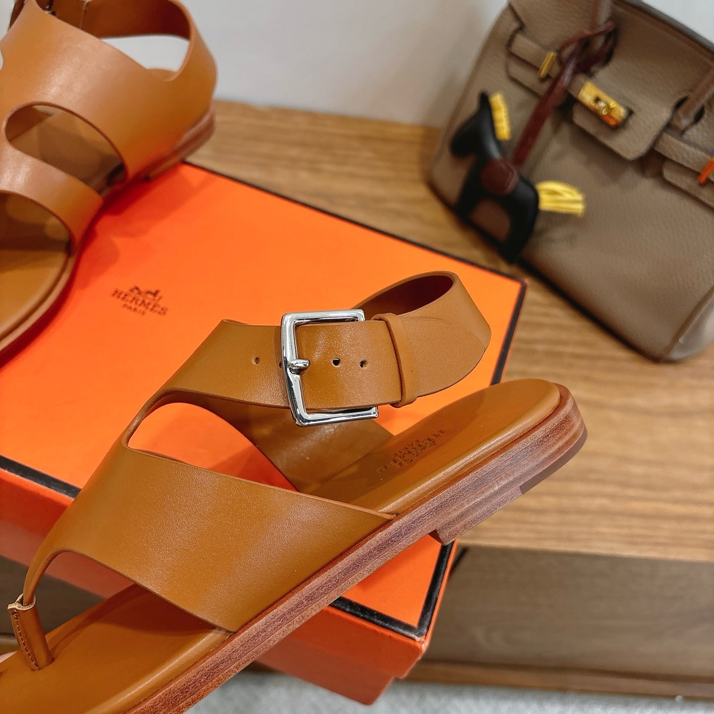 HM 26ss Thong Sandal Brown Calfskin 638405