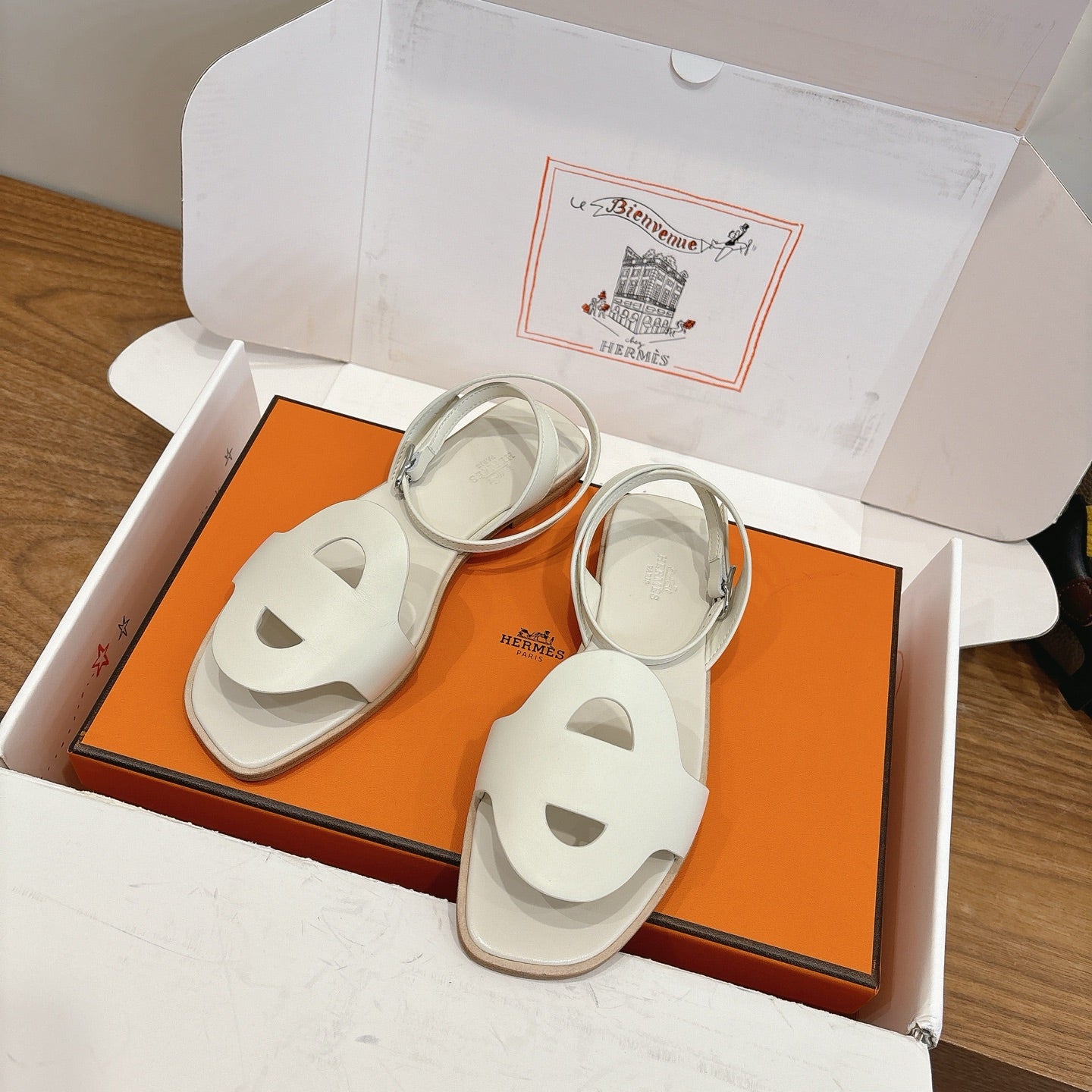 HM 26ss Flat Sandal White Calfskin 638414