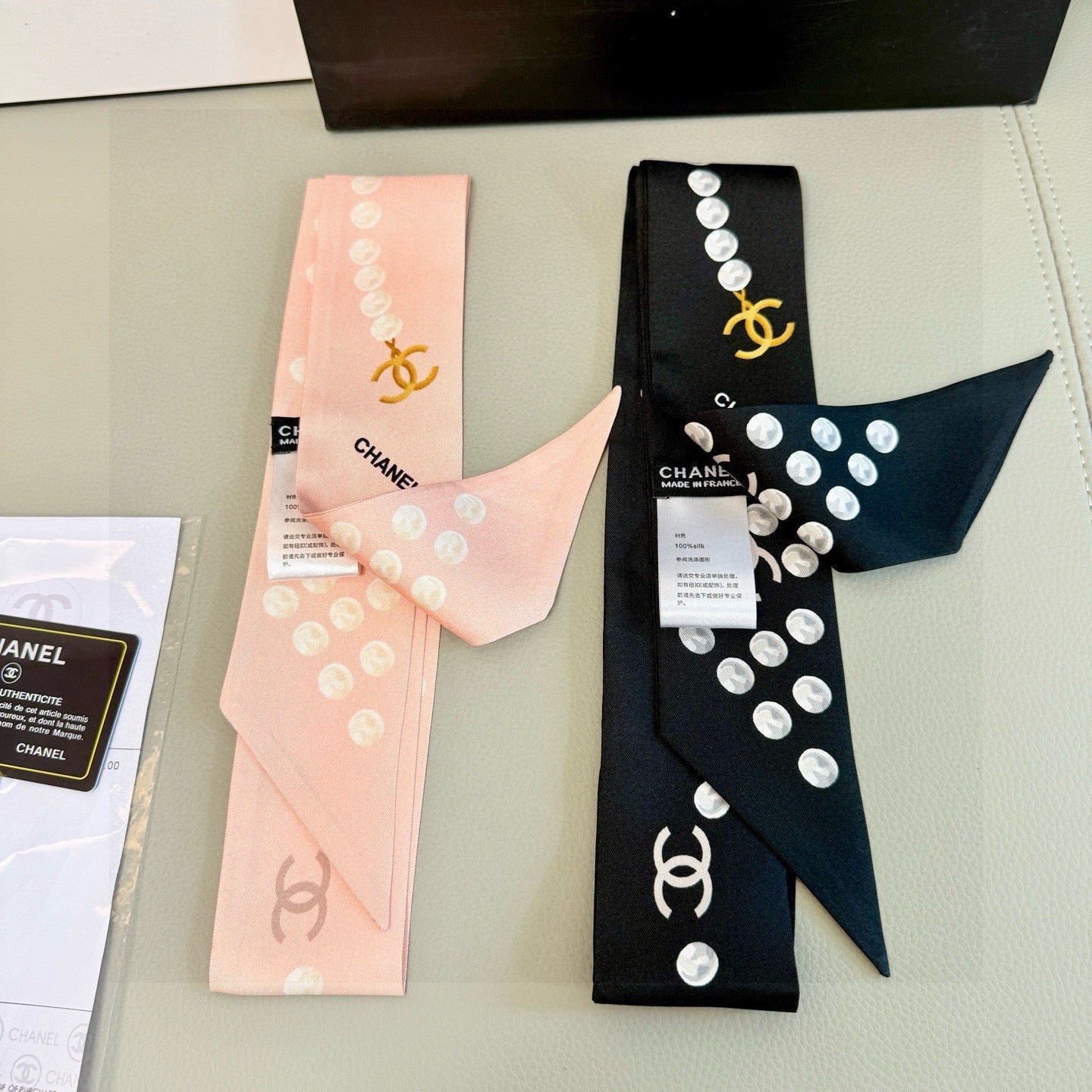 CC  Twilly Mini Scarf 120cm Black White Mulberry Silk 949113