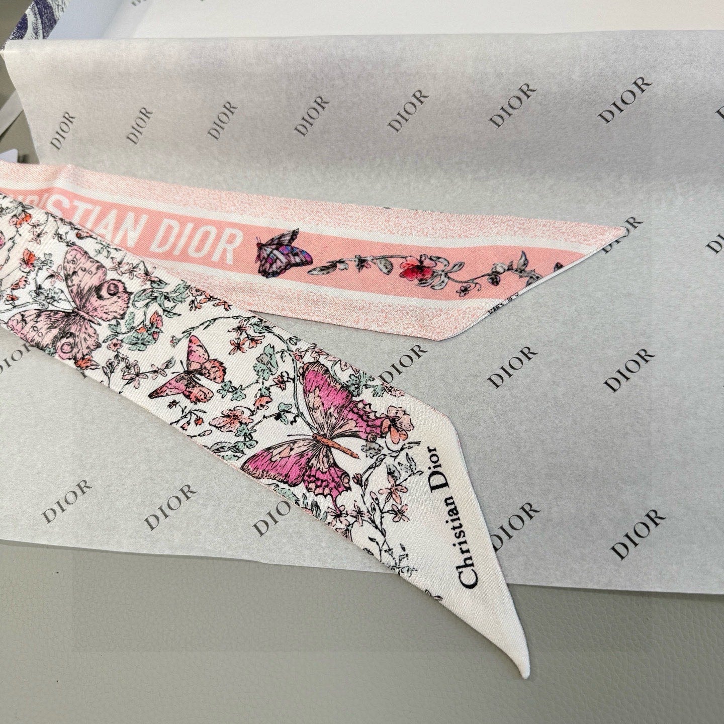 CD Twilly Mini Scarf 105cm Light Pink Colorful Mulberry Silk 969062