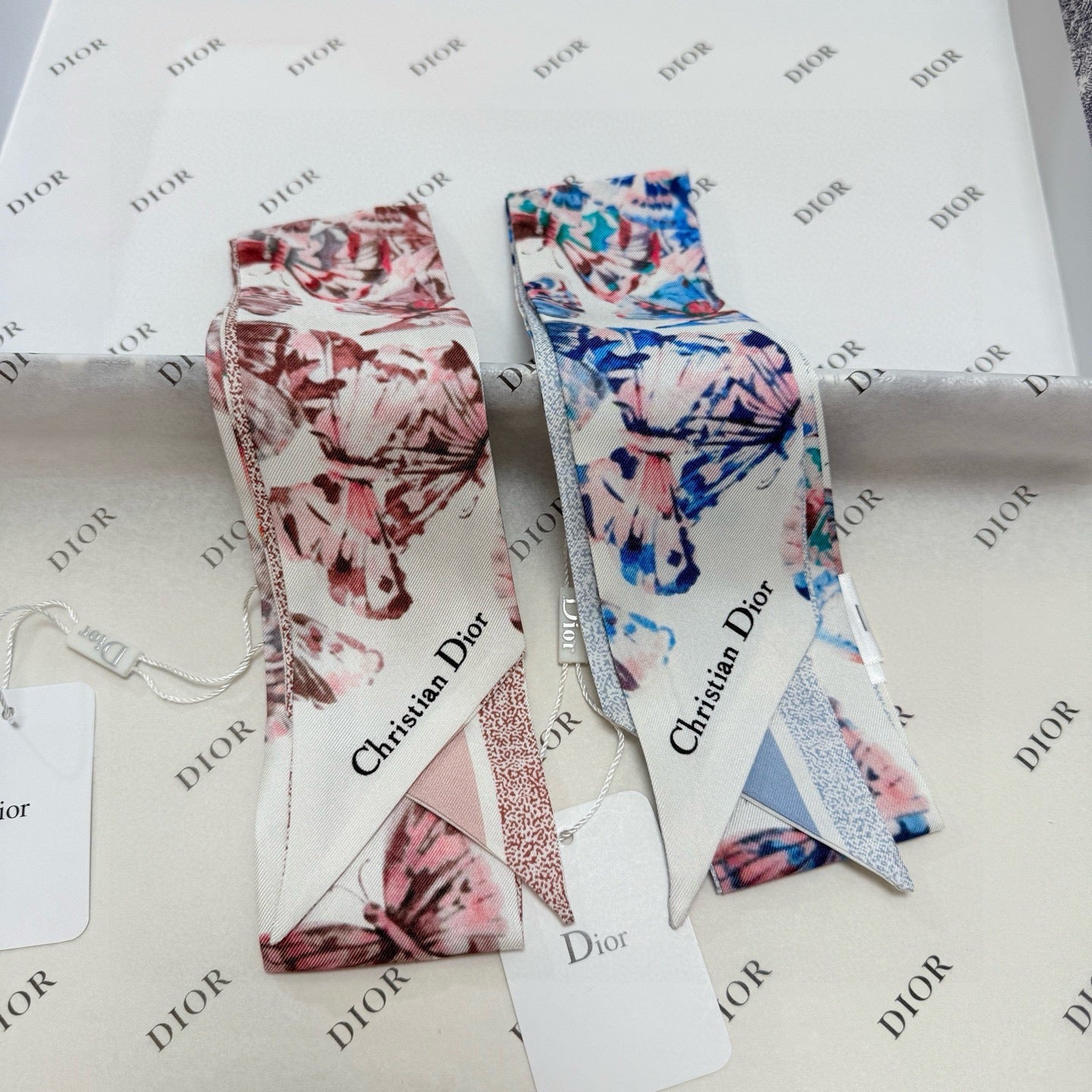 CD Twilly Mini Scarf 105cm Butterfly Light Pink Mulberry Silk 976488