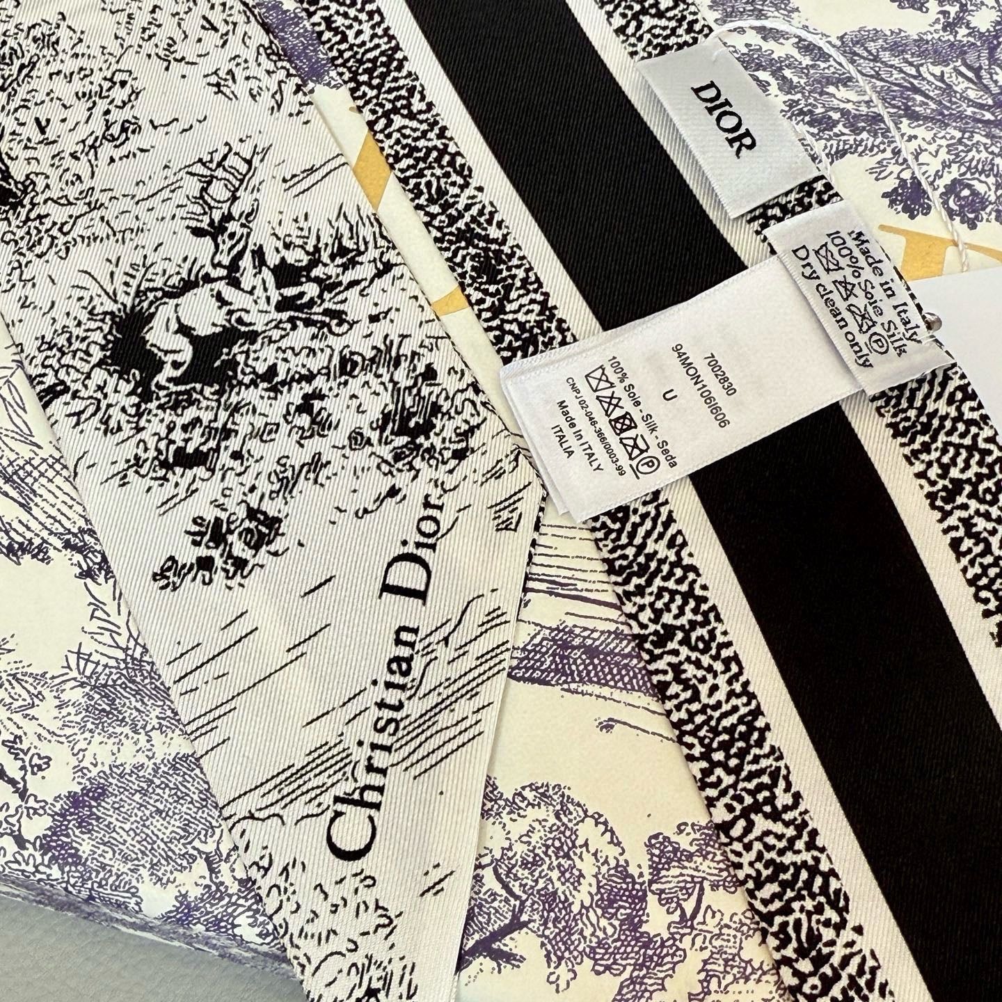 CD Twilly Mini Scarf 105cm Black  Mulberry Silk 976491