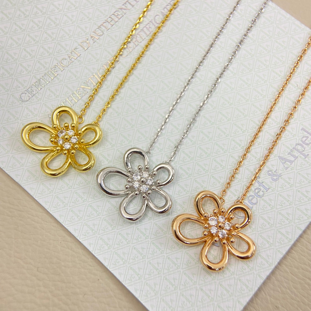 VCA Flower Necklace Pendant 5 Diamond