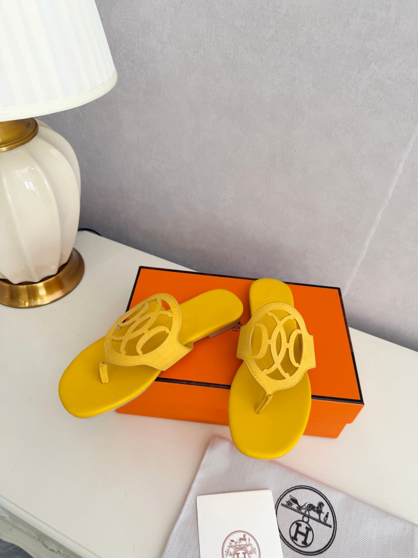 HM 26ss Pig-Nose Slipper Yellow Leather 605905