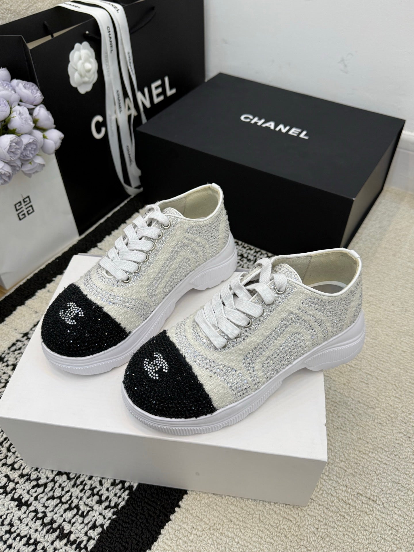 CC 26 Crystal-embellished Sneaker White Black Leather 588797