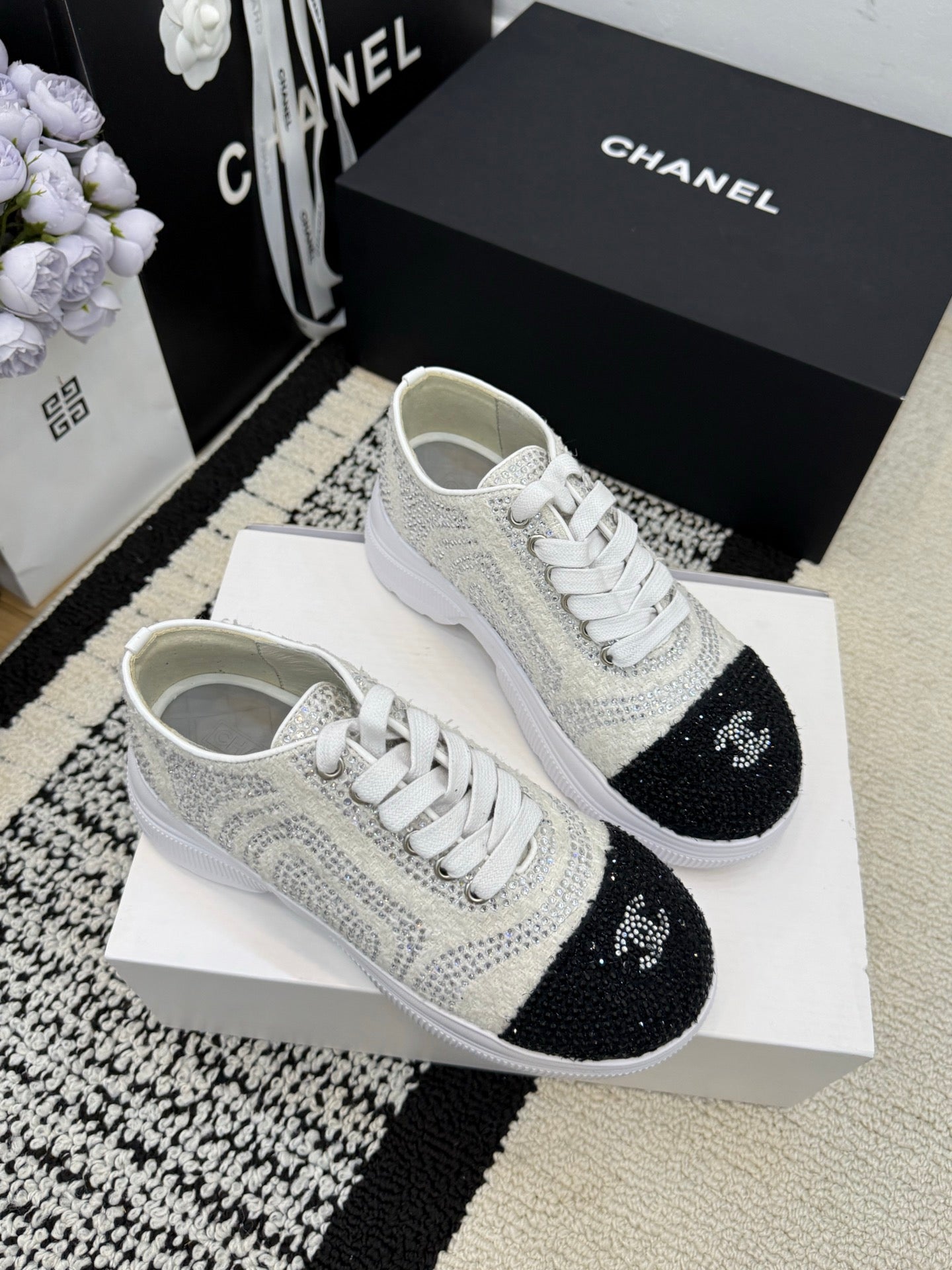 CC 26 Crystal-embellished Sneaker White Black Leather 588797
