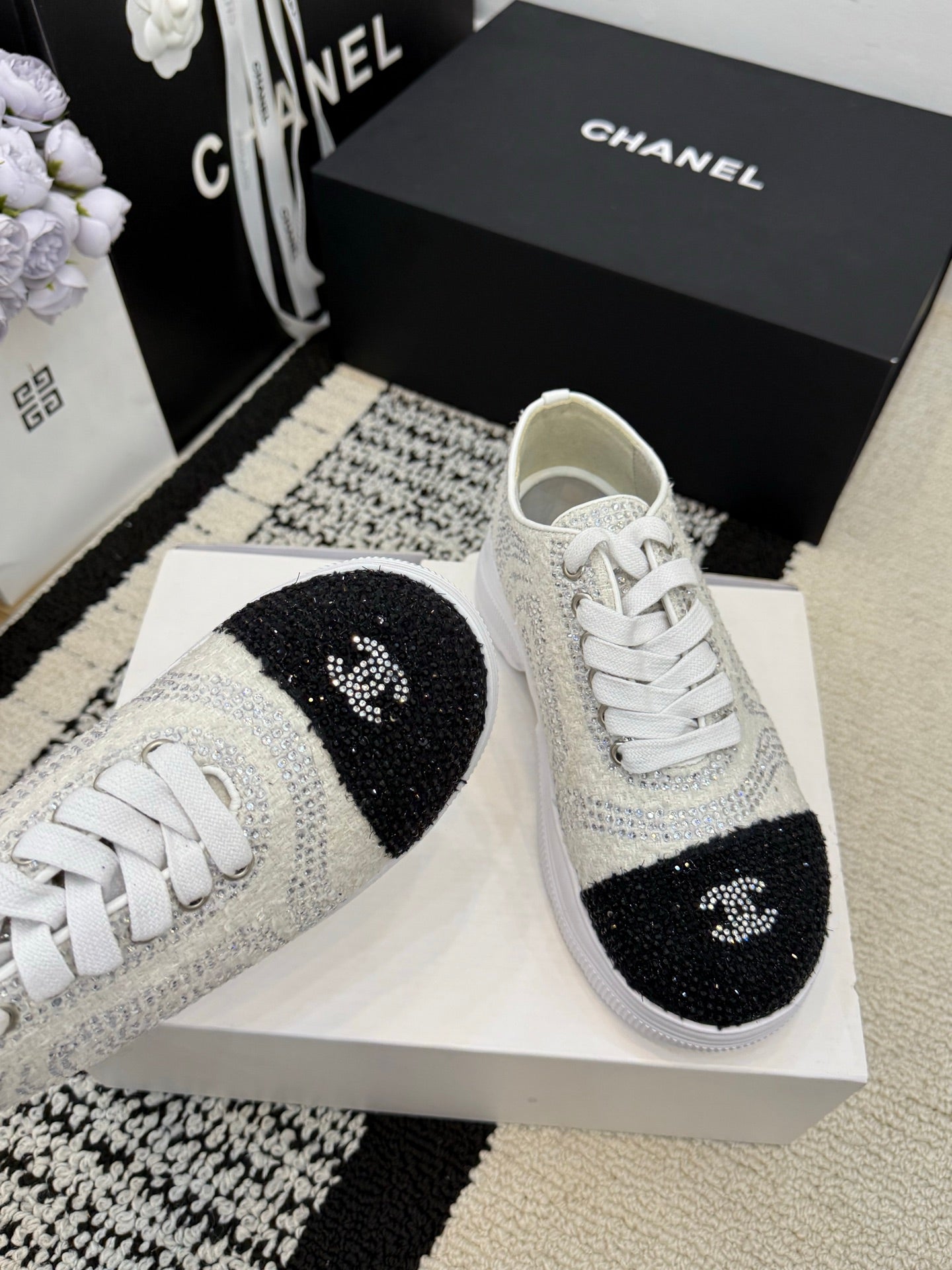 CC 26 Crystal-embellished Sneaker White Black Leather 588797