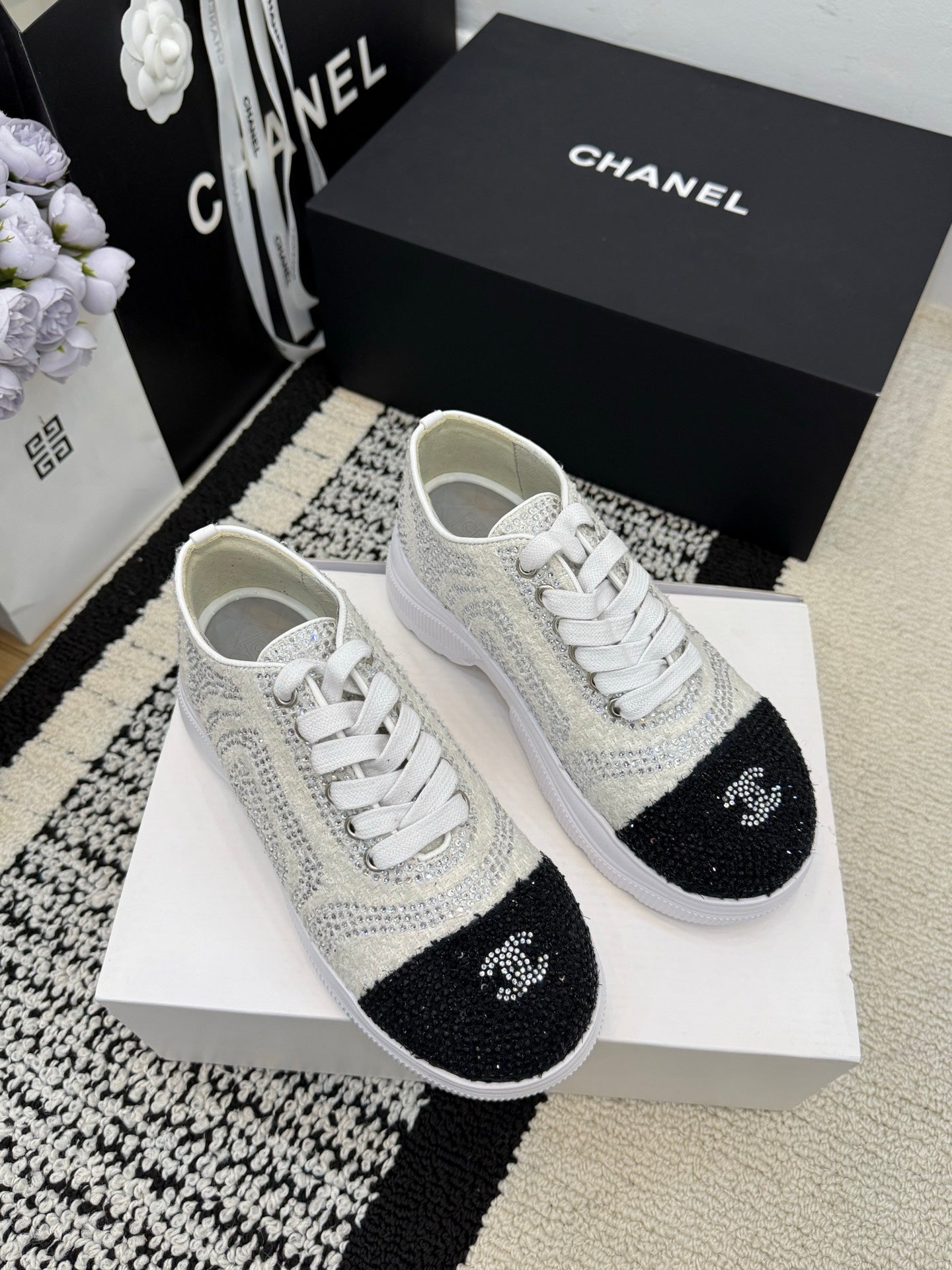 CC 26 Crystal-embellished Sneaker White Black Leather 588797
