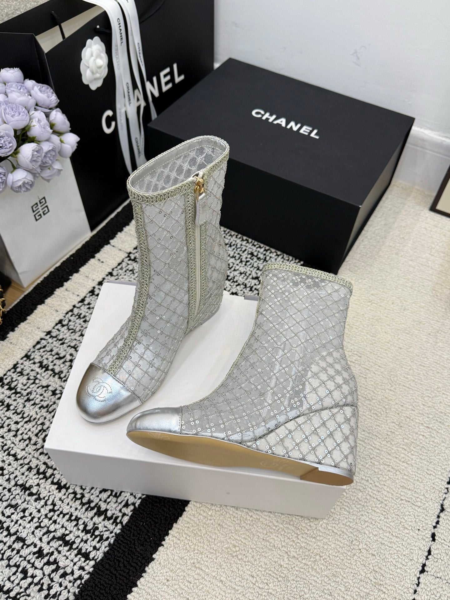CC 26 Wedge Heel Boot Silver Mesh Leather 588856