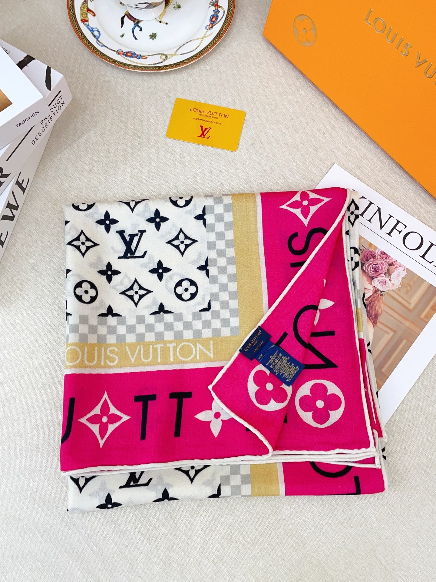 LV Double-sided Scarf 140cm White Pink Cashmere 971048