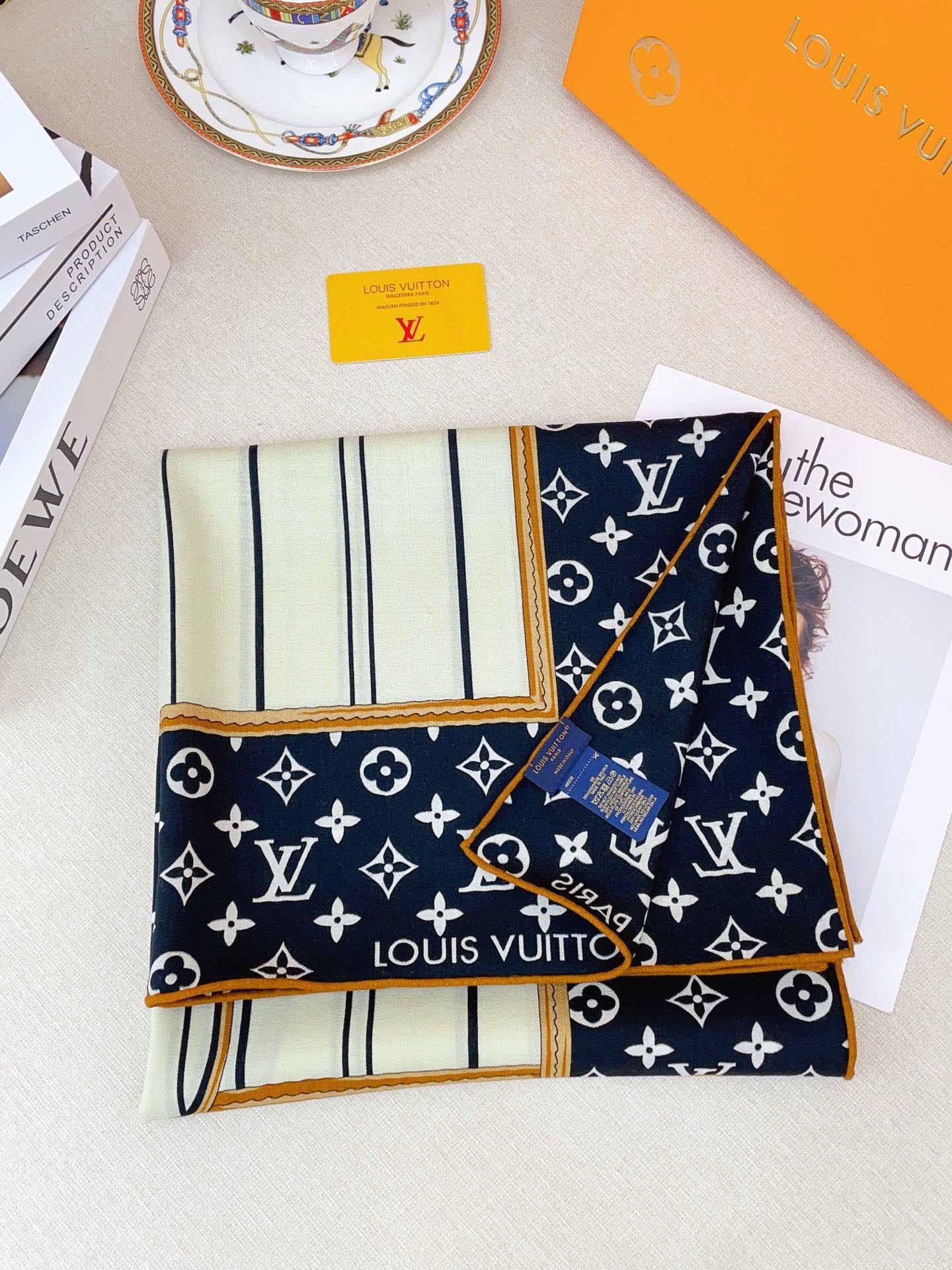 LV Double-sided Scarf 140cm Black White Cashmere 971049