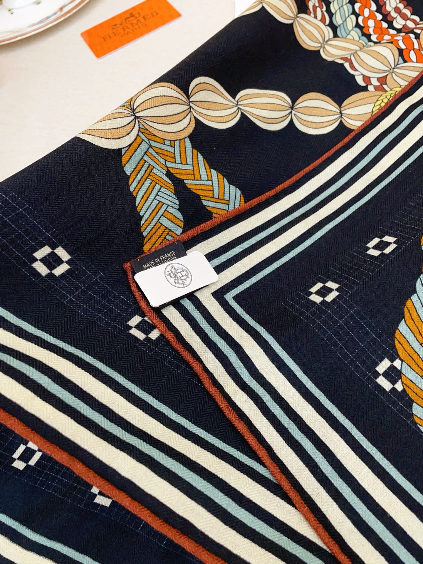 HM 25s Scarf 140cm Black Beige Cashmere 973319