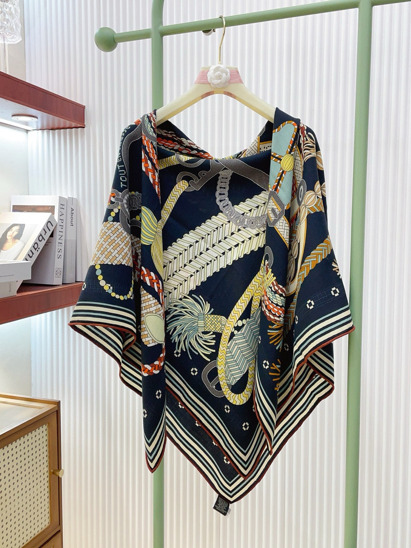 HM 25s Scarf 140cm Black Beige Cashmere 973319