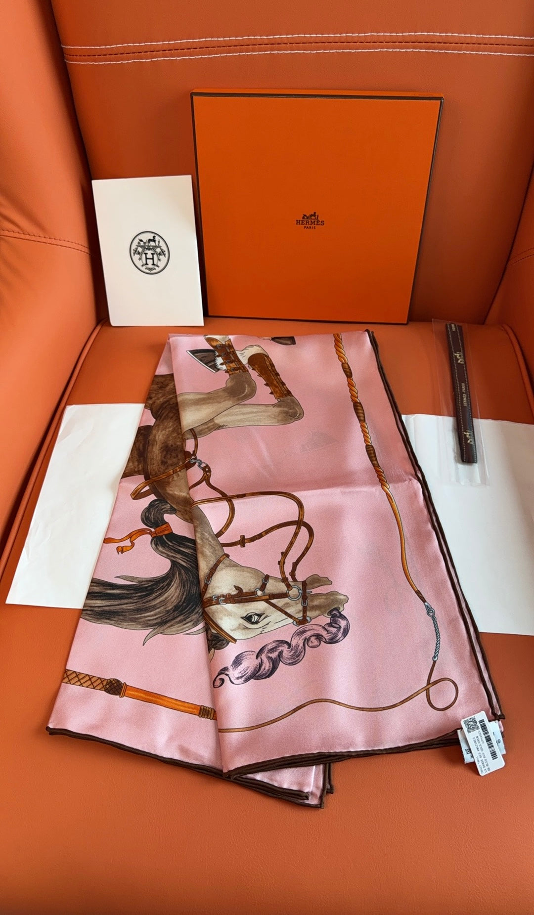 HM 26s 90 House Scarf Pink Colorful Mulberry Silk 153359