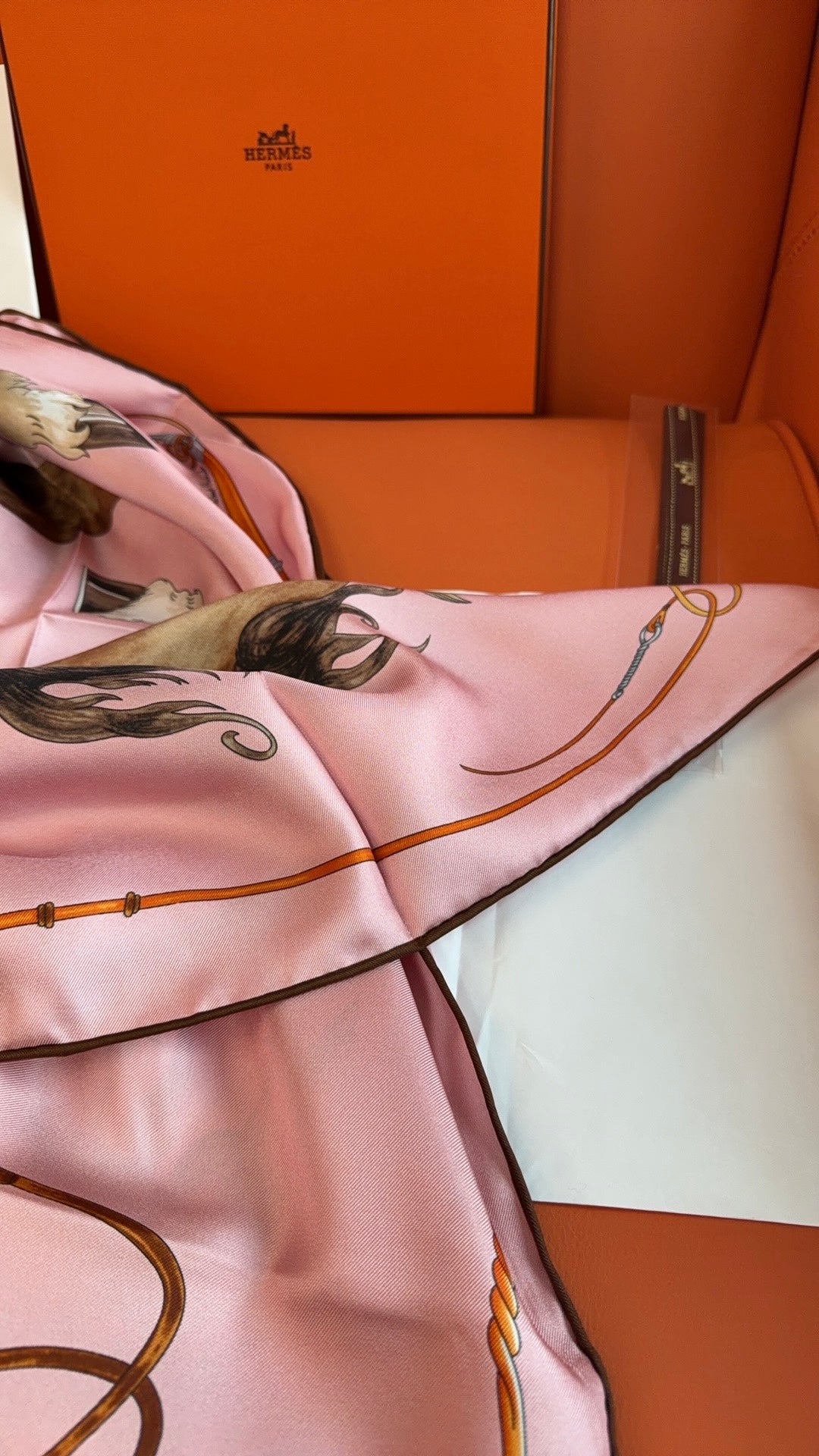 HM 26s 90 House Scarf Pink Colorful Mulberry Silk 153359