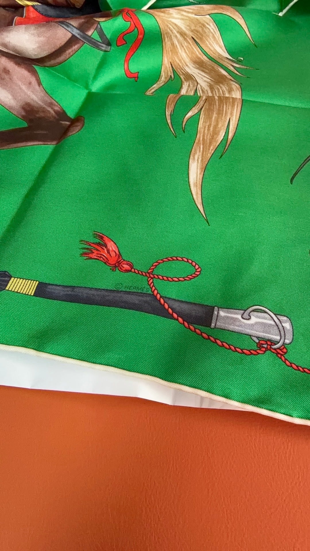 HM 26s 90 House Scarf Green Colorful Mulberry Silk 153368