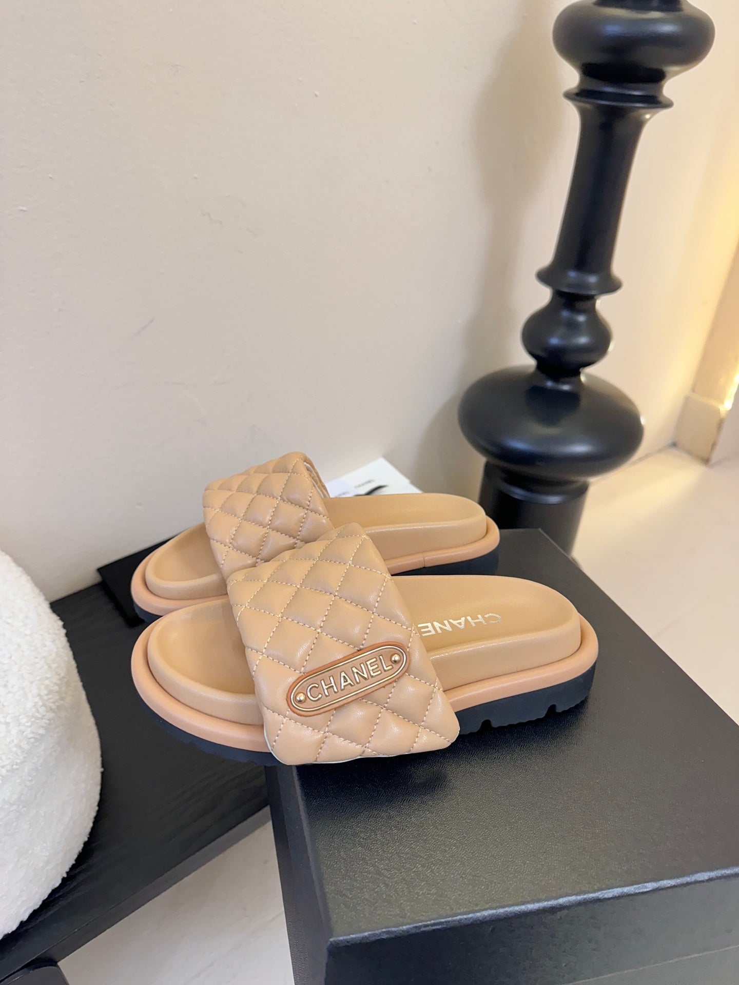 CC 26s Slippers Beige Sheepskin 627172