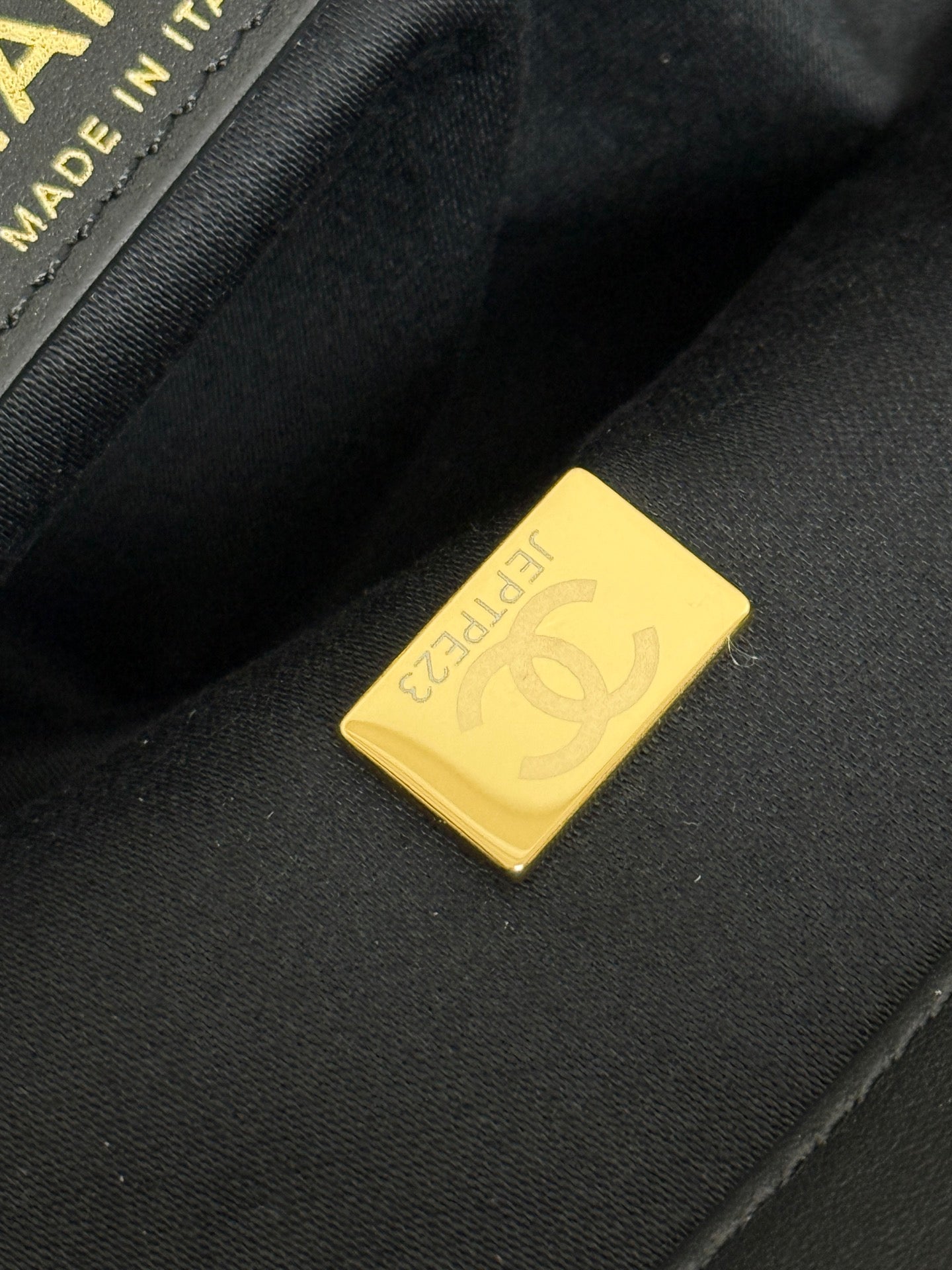 Chanel 2026 Maxi Coco Shopping Tote Bag 30cm Black Calfskin