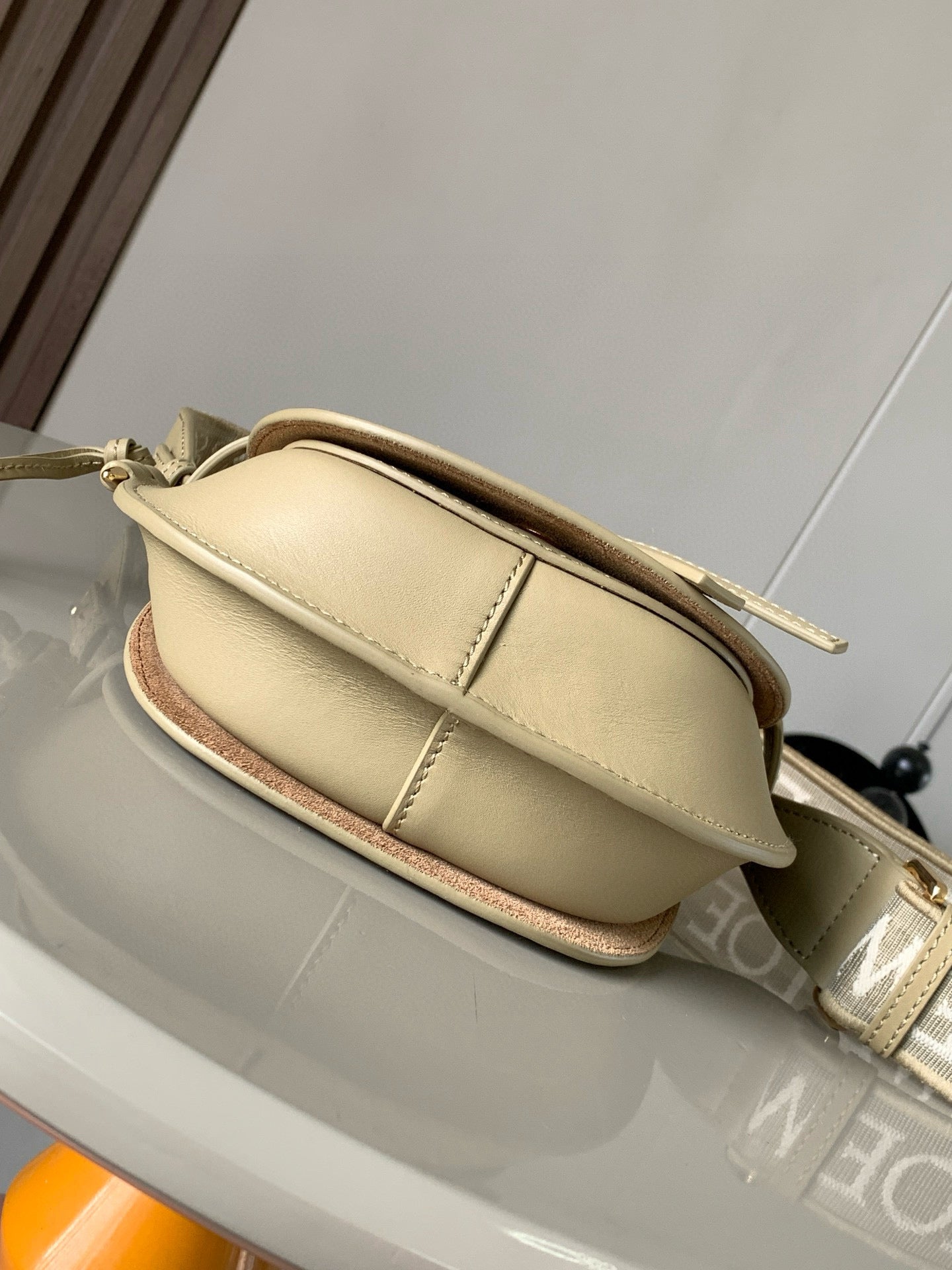 Loewe Saddle Bag 21 Beige Leather 280434