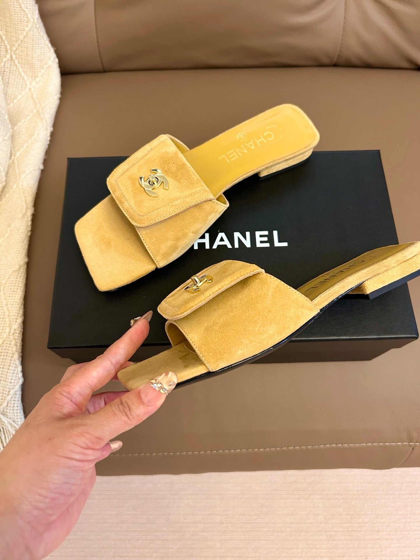 Chanel 2026 Mules Gold-Toned CC Logo Suede Leather 779274