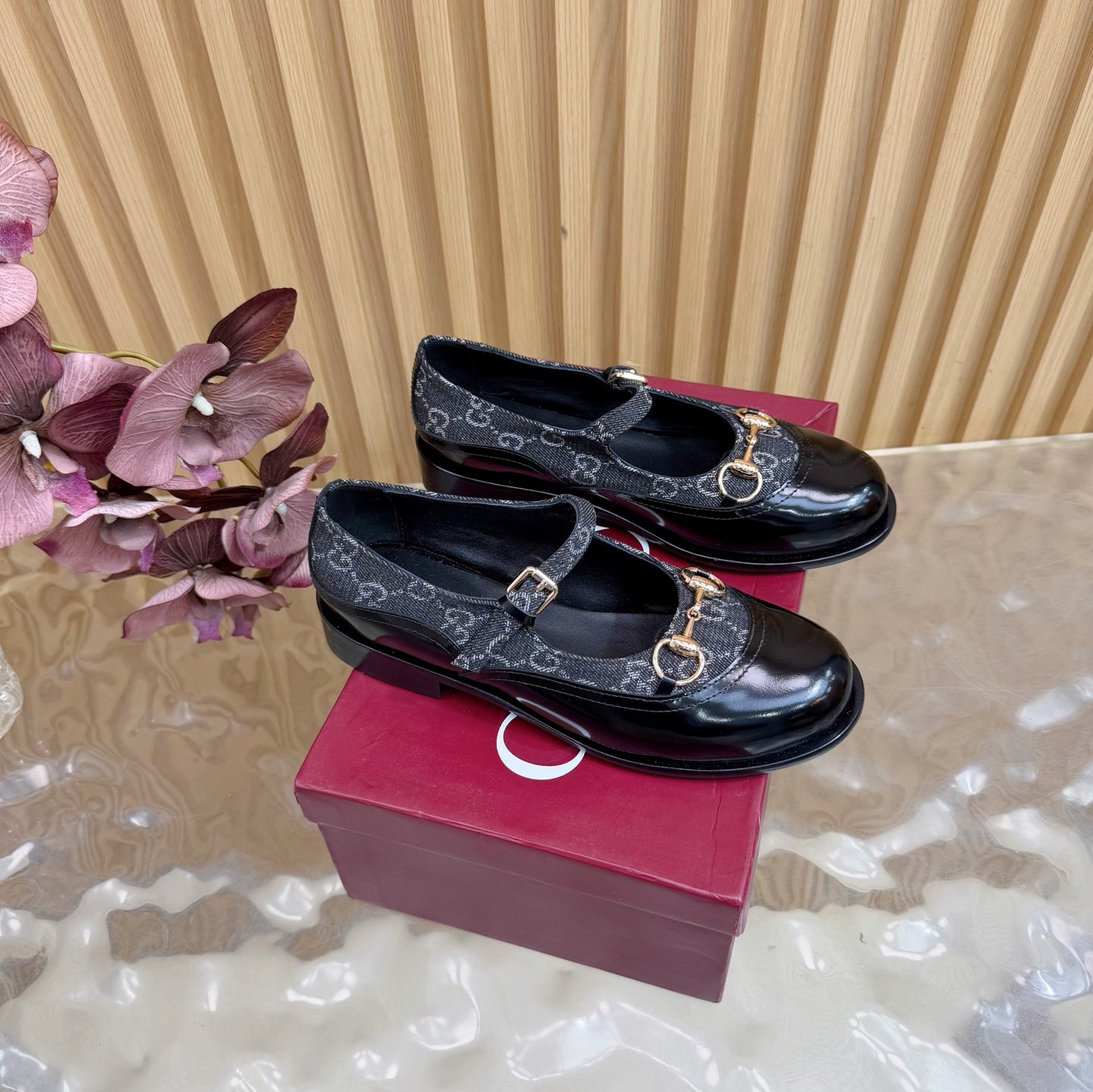 GG 26 Slip-on Black Sheepskin Double G Denim 589459