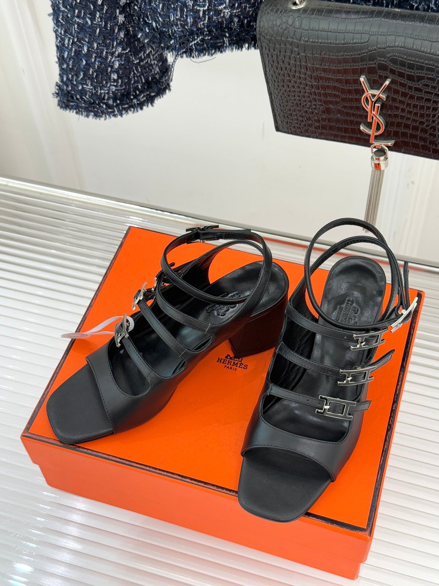 HM 26ss Peep Toe Sandals 65 Black Sheepskin 642766