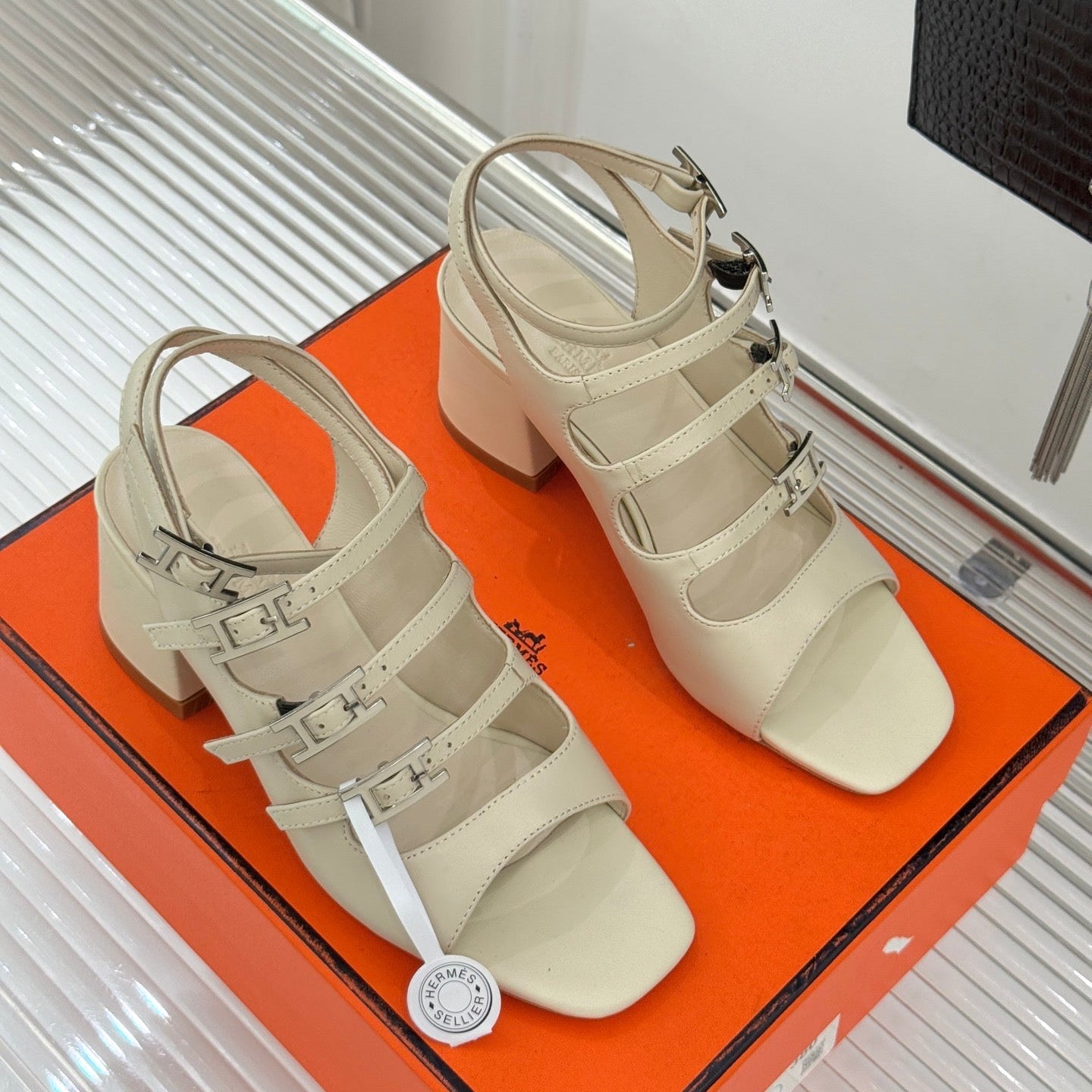 HM 26ss Peep Toe Sandals 65 Beige Sheepskin 642767