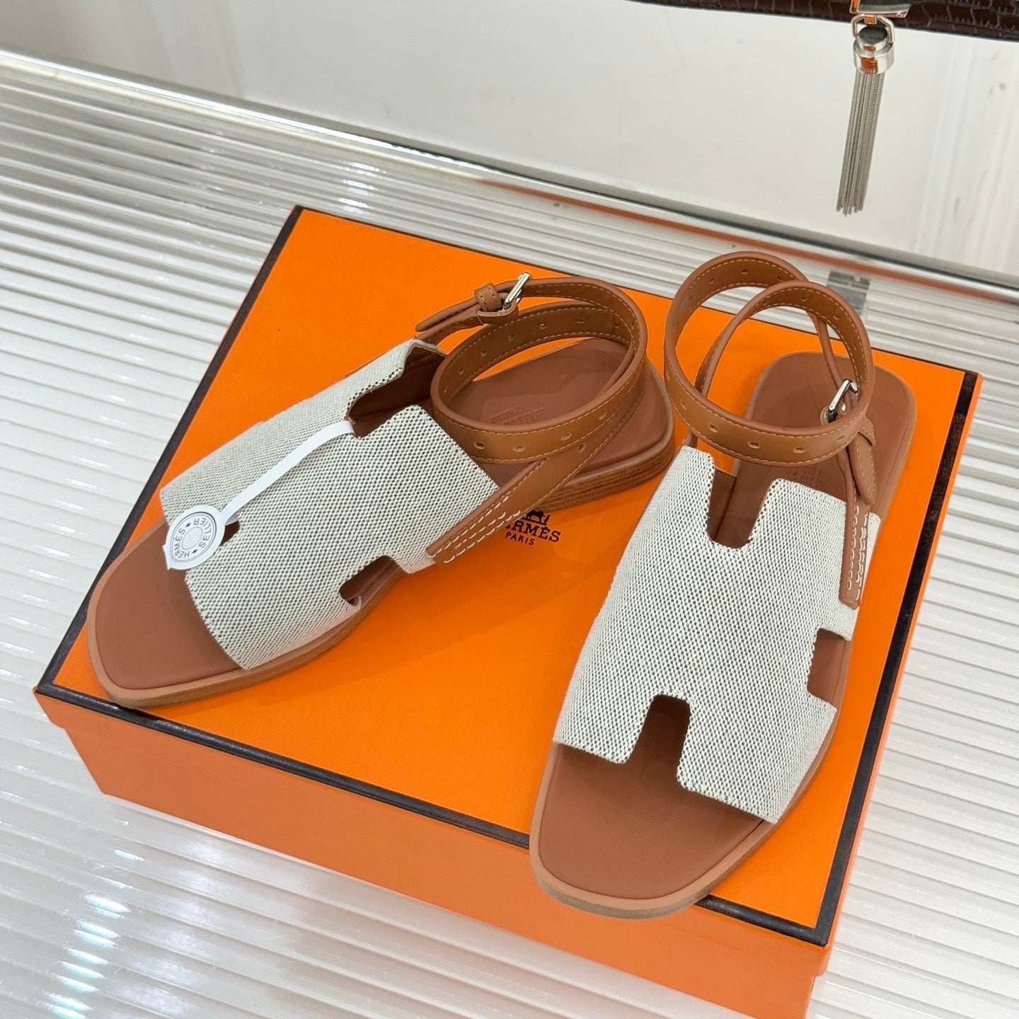 HM 26ss Flat Sandals Brown Beige Canvas Sheepskin 642790