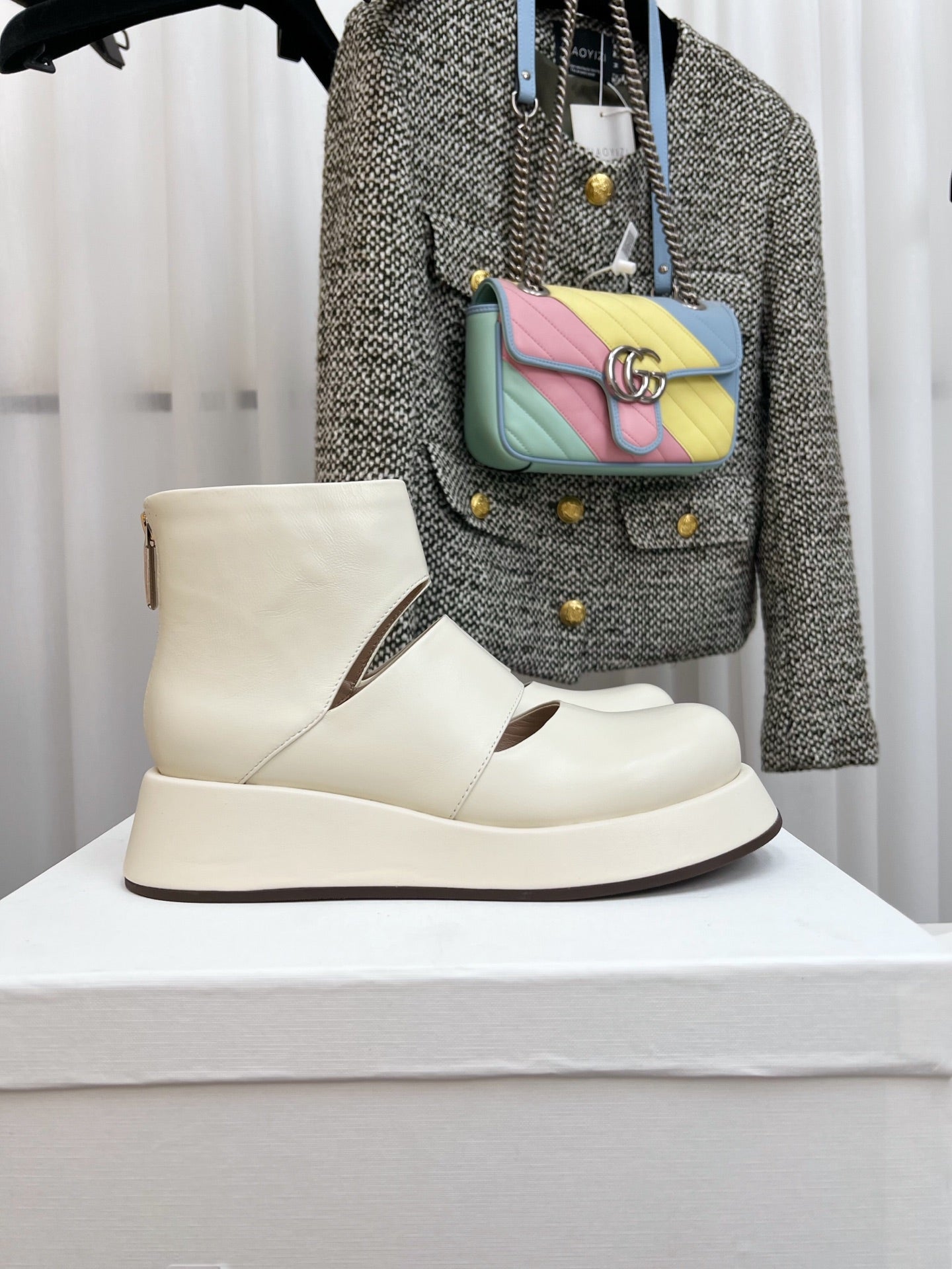 The Row 2025 Boot Off-white Sheepskin 576057