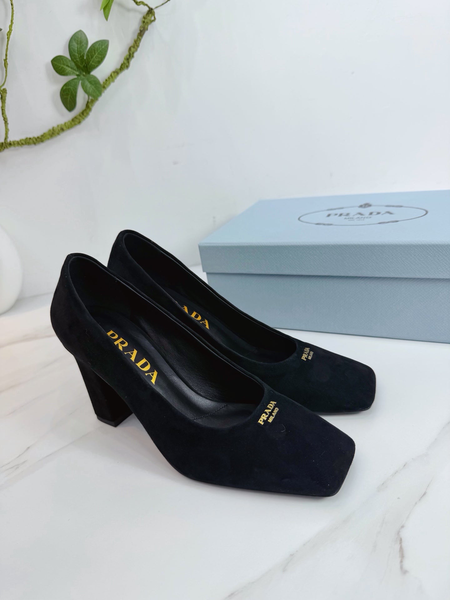 PRA 26SS Square-toe Block Heels  85 Black Suede 592360