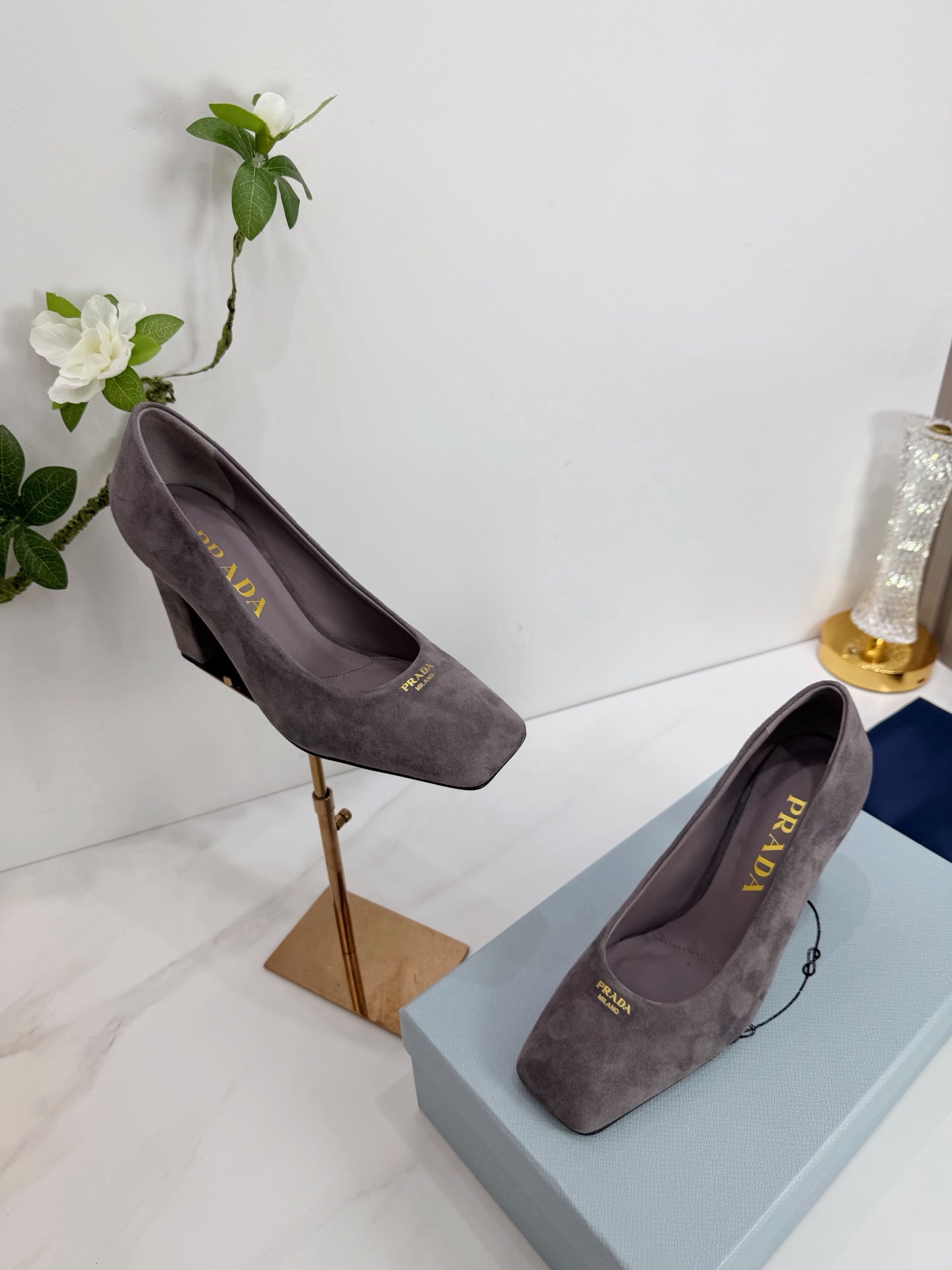 PRA 26SS Square-toe Block Heels  85 Dark Gray Suede 592361