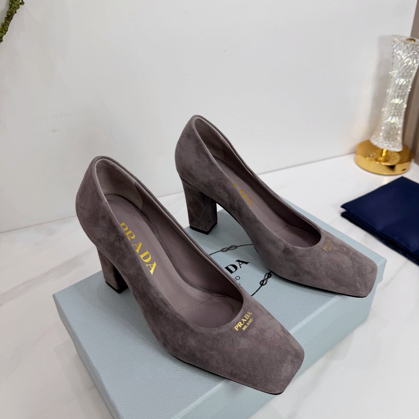 PRA 26SS Square-toe Block Heels  85 Dark Gray Suede 592361