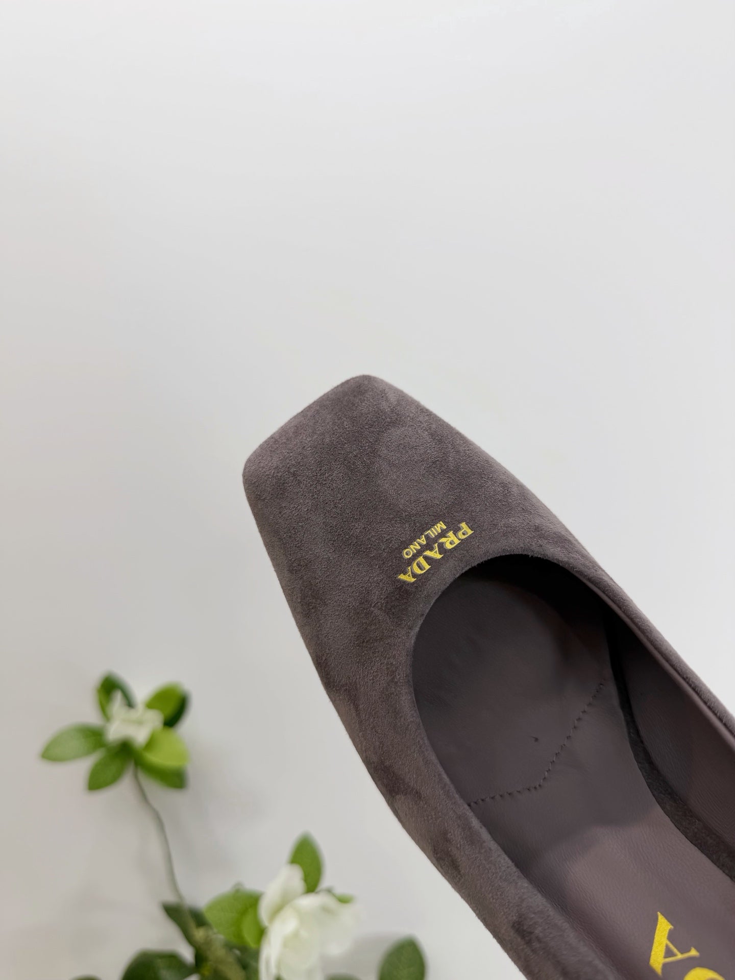 PRA 26SS Square-toe Block Heels  85 Dark Gray Suede 592361