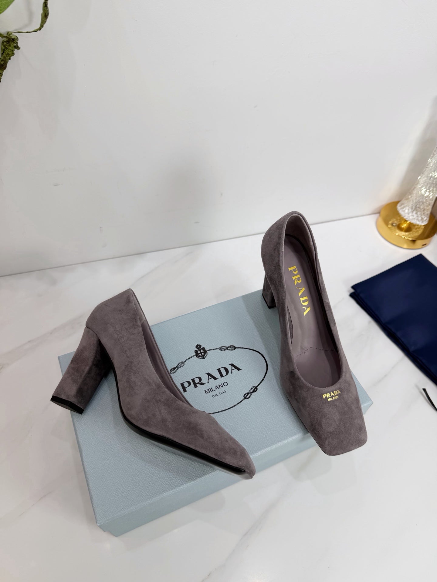 PRA 26SS Square-toe Block Heels  85 Dark Gray Suede 592361