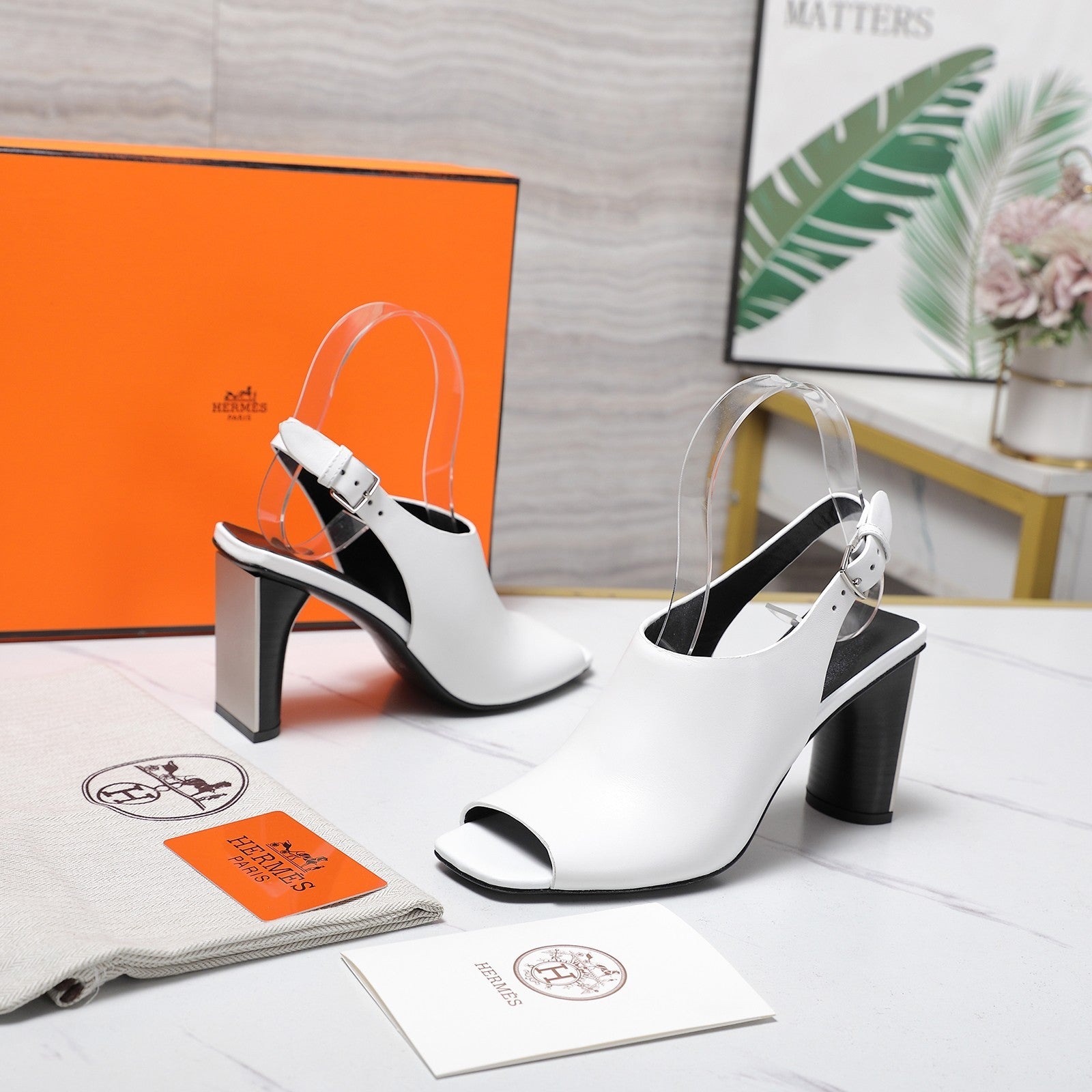 HM 26ss Peep-Toe Sandals 80 White Black Cowhide 601238