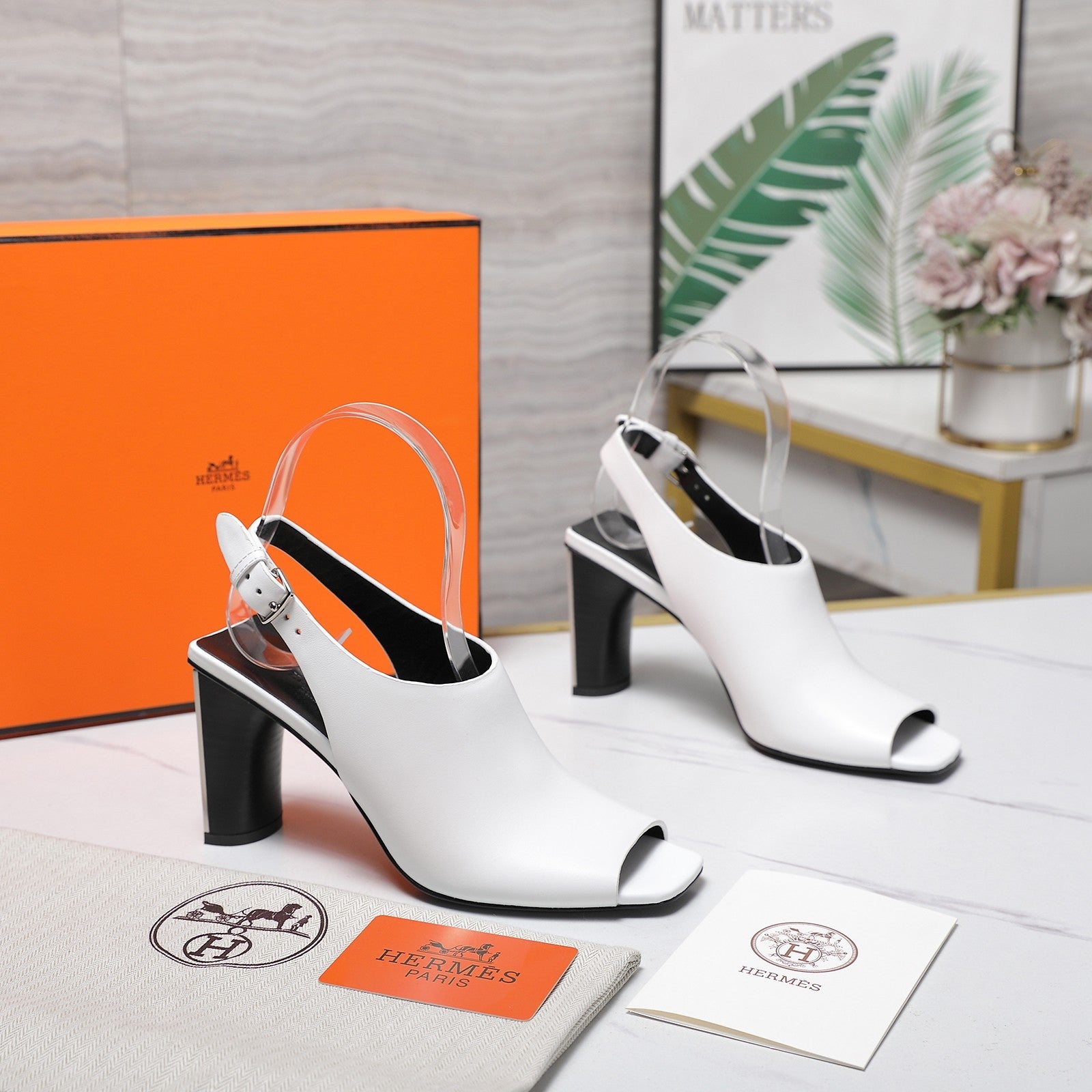 HM 26ss Peep-Toe Sandals 80 White Black Cowhide 601238