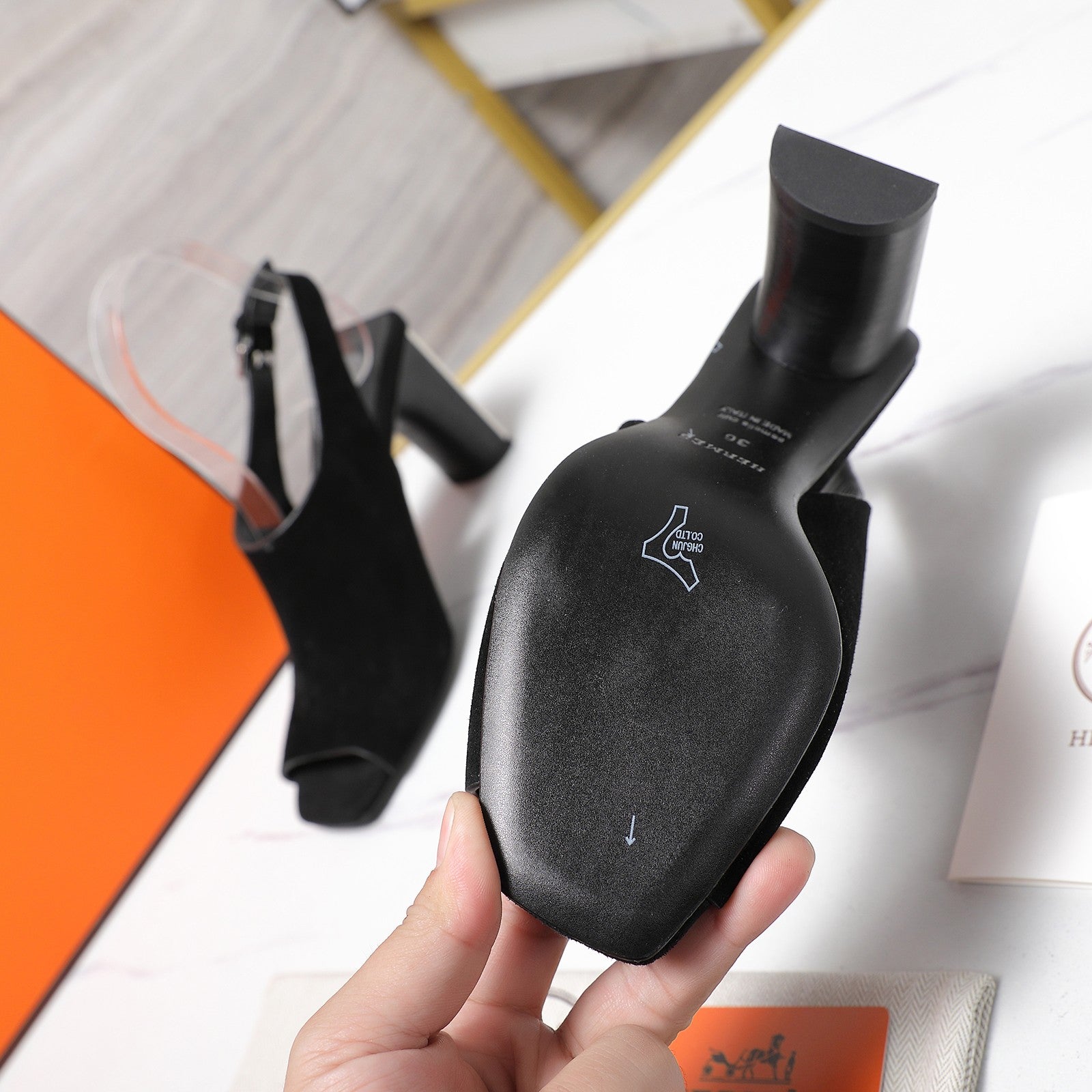 HM 26ss Peep-Toe Sandals 80 Black Suede 601243