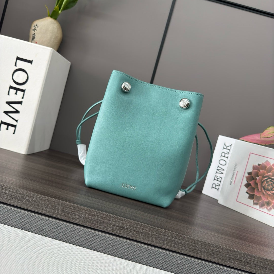 Loewe Pebble Hobo Bag 22 Mint Green Calfskin 280580