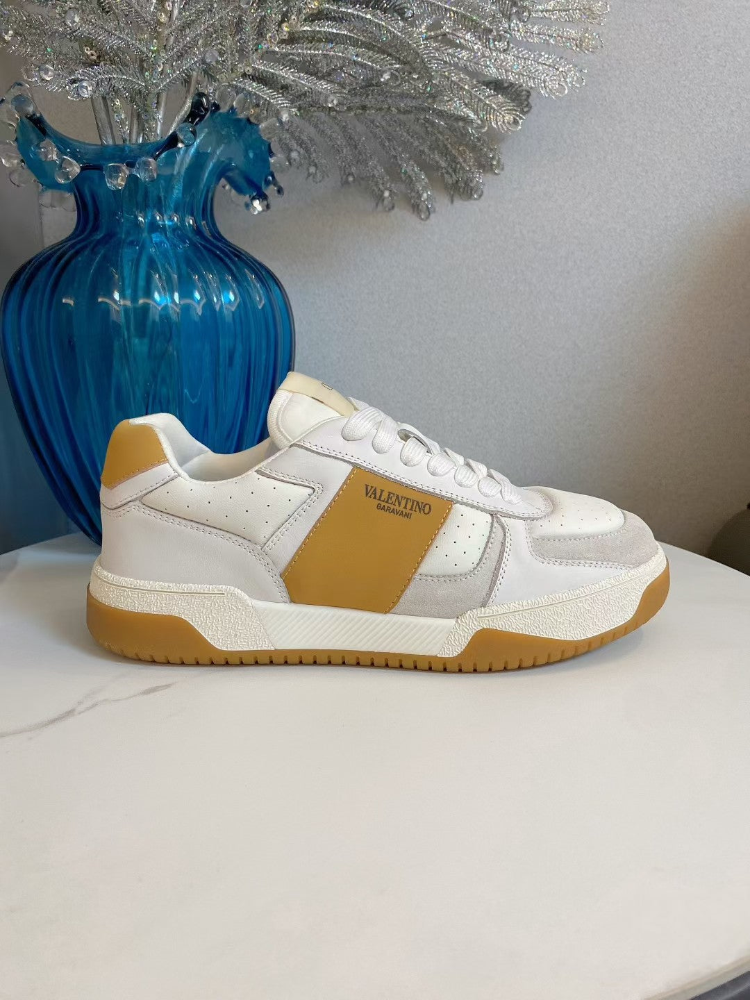 VT 25S  Casual Sneakers White Tan Cowhide 563096